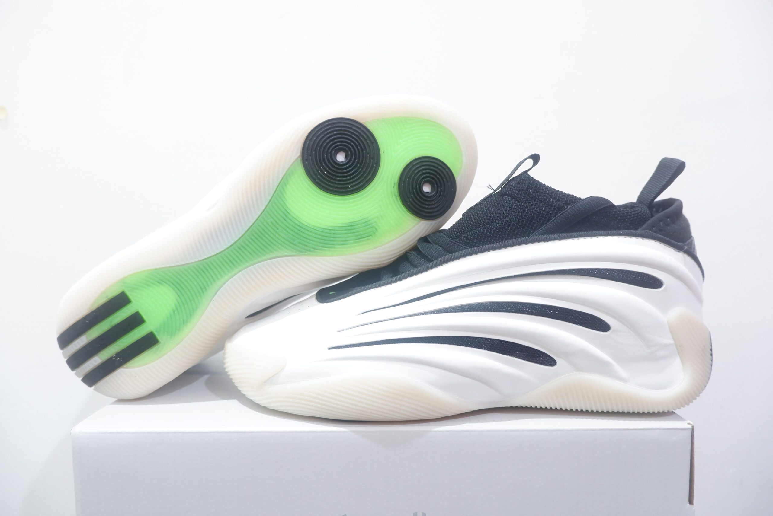 ADIDAS HARDEN 9 LOW PEARLIZED