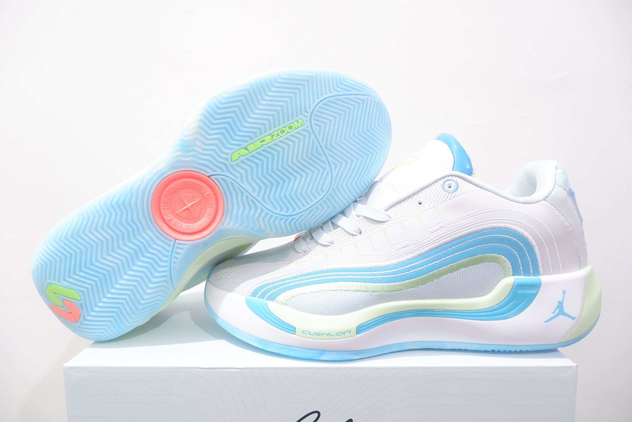 AIRJORDAN LUKA 4 LOW LASER BLUE