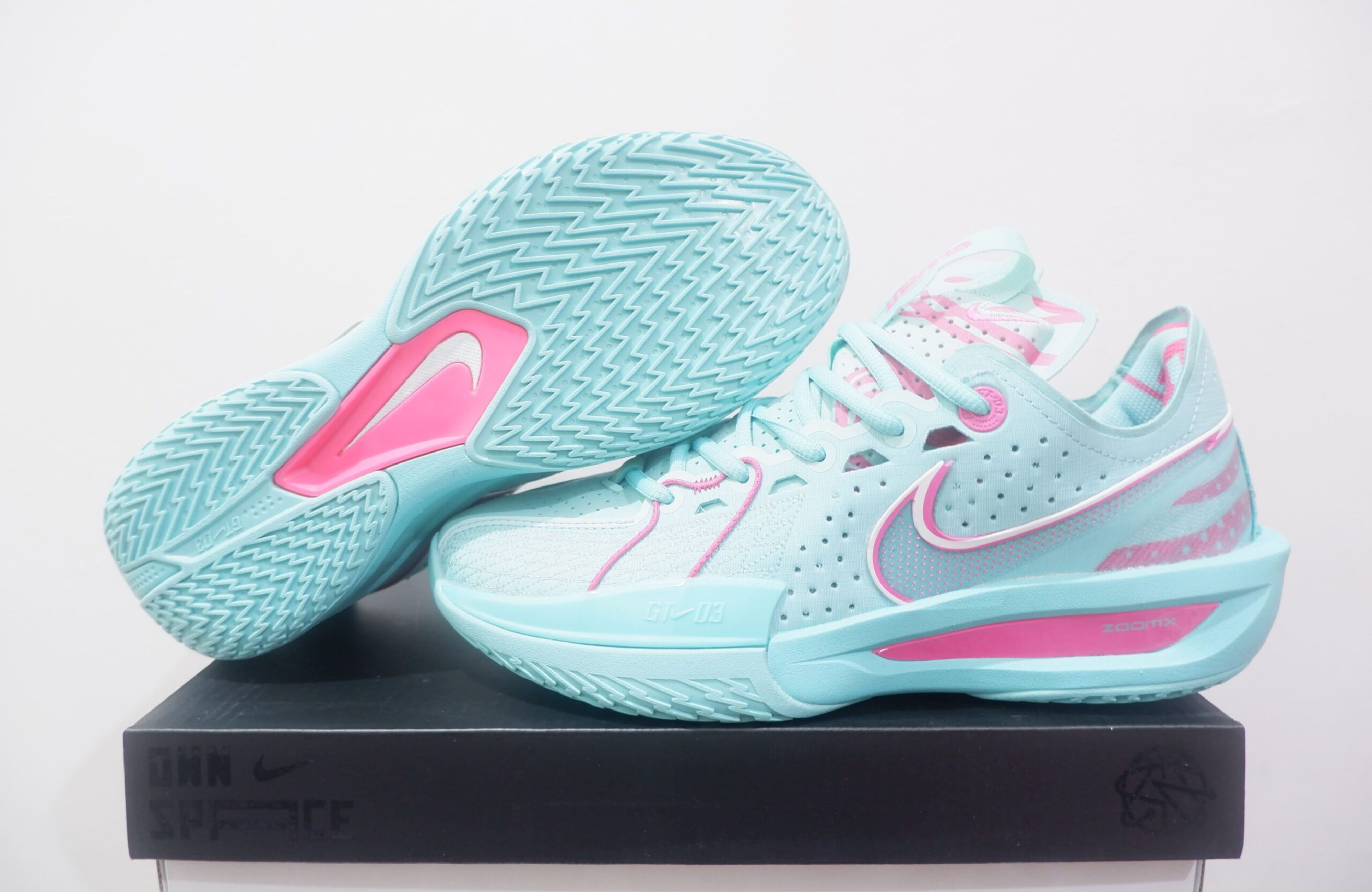 NIKE AIR ZOOM GT CUT 3 LOW SOUTH BEACH