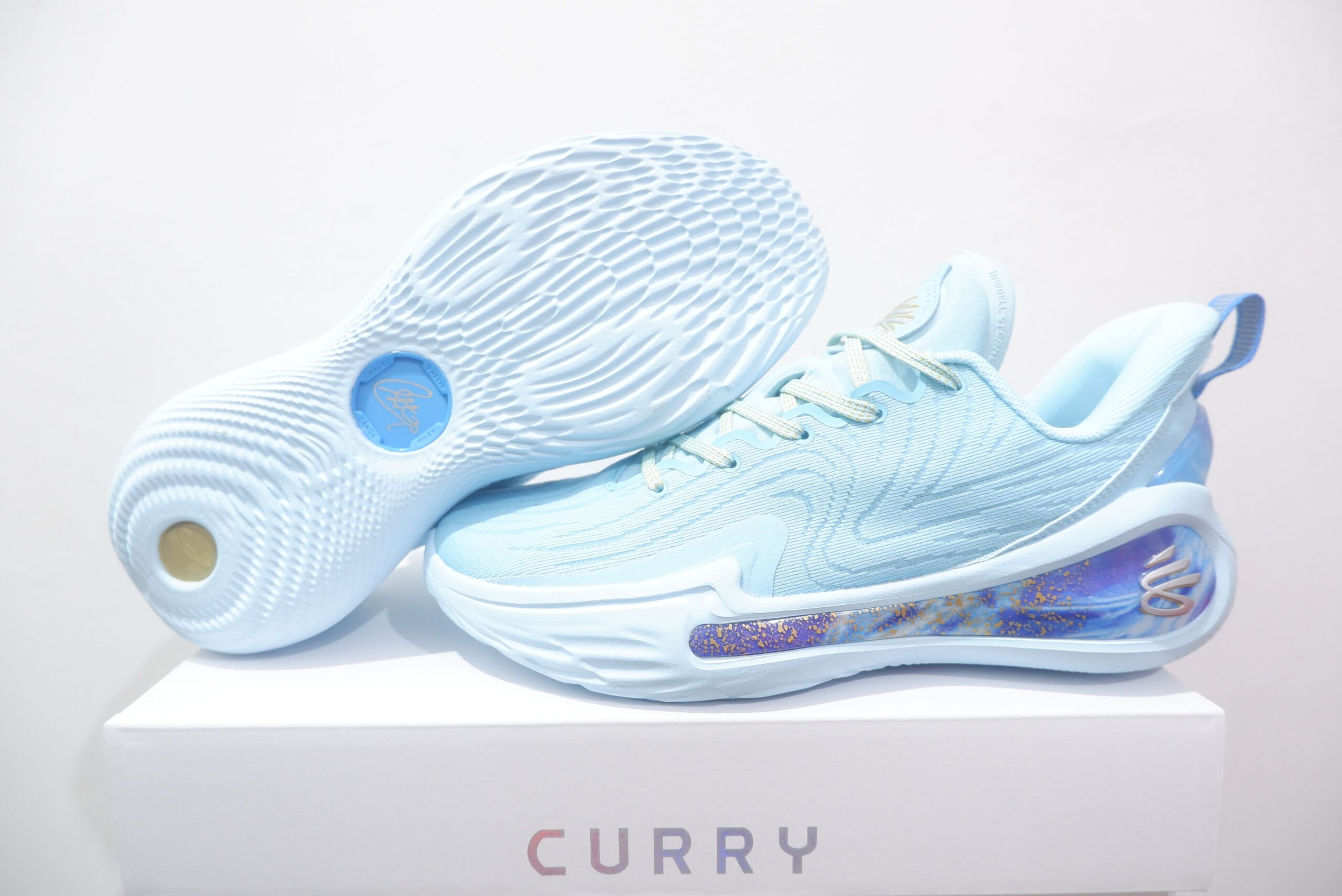 UA CURRY FLOW 12 LOW PISCES