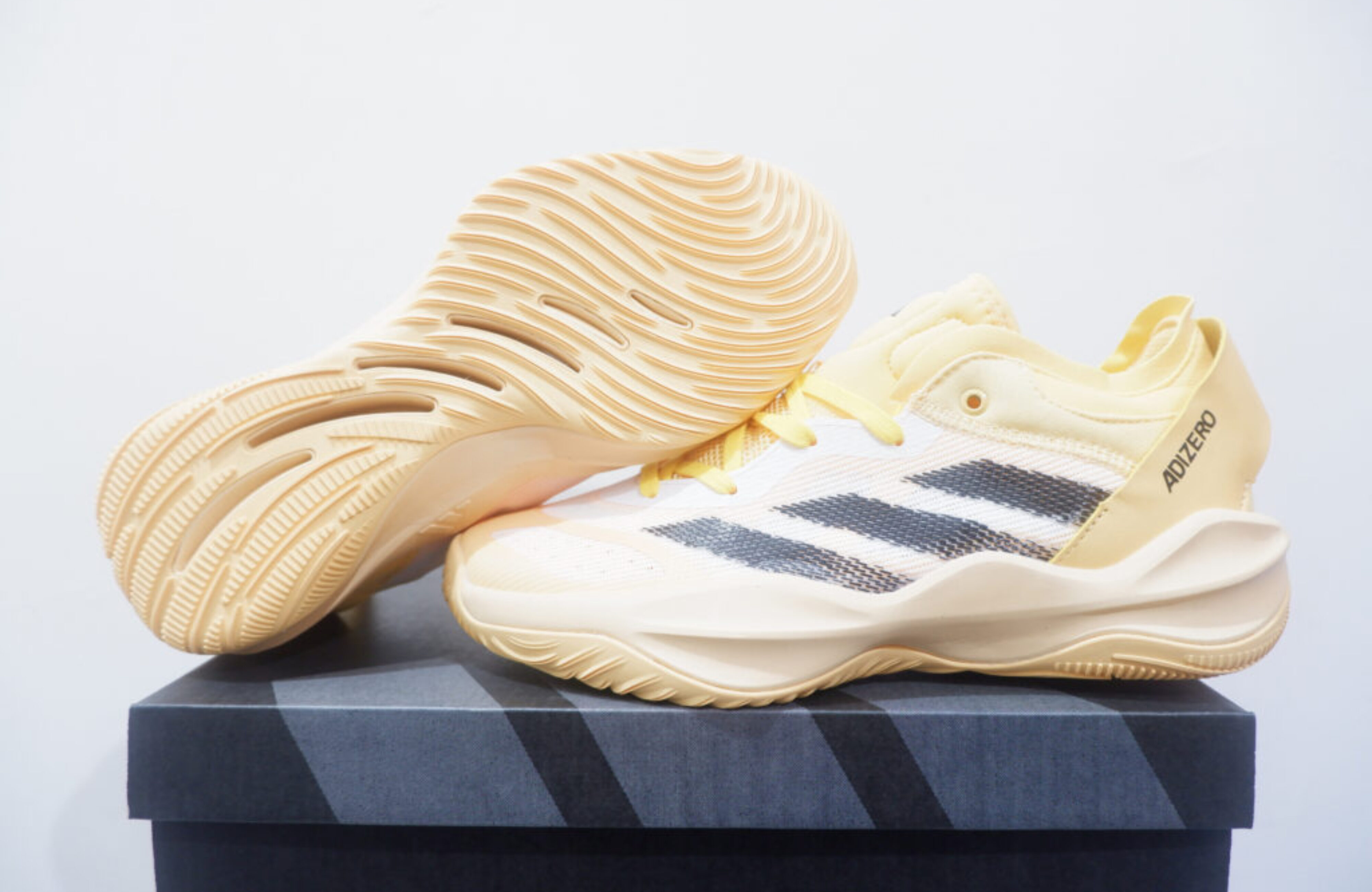 ADIDAS ADIZERO SELECT 2.0 LOW SPARK YELLOW
