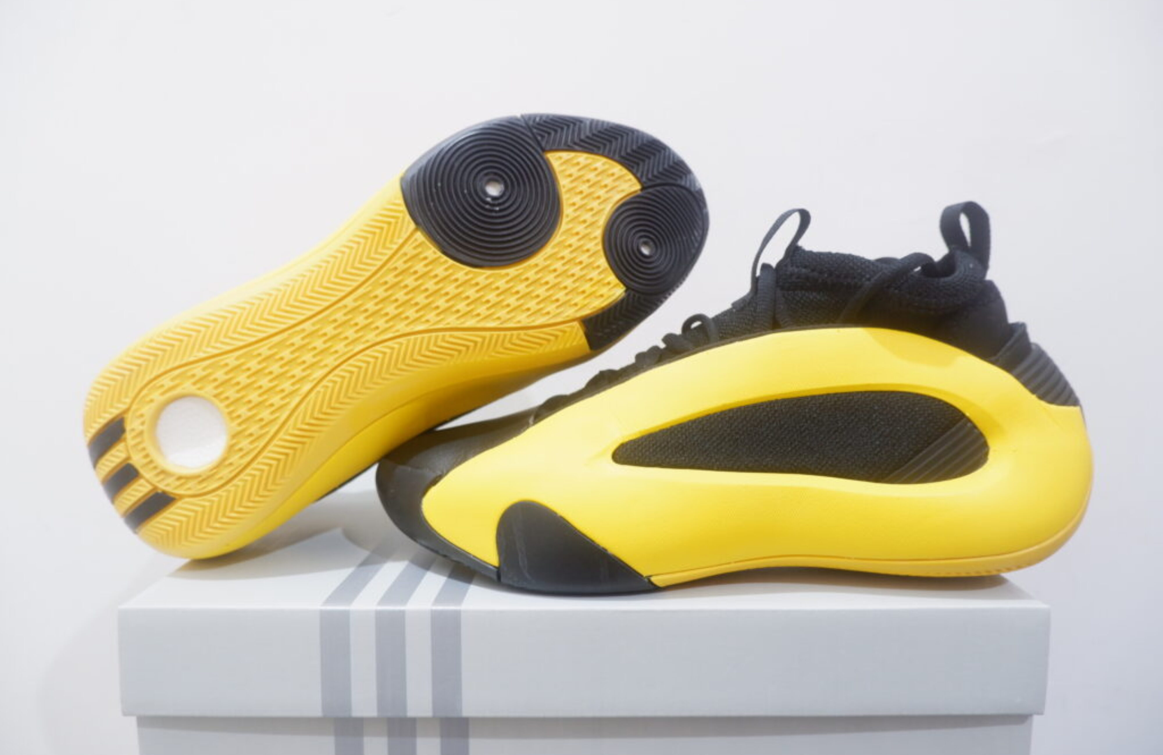 ADIDAS HARDEN 8 LOW BLACK YELLOW