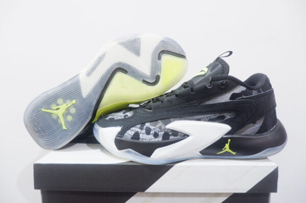 AIR JORDAN LUKA 2 LOW BLACK VOLT AIR JORDAN LUKA 2 LOW BLACK VOLT