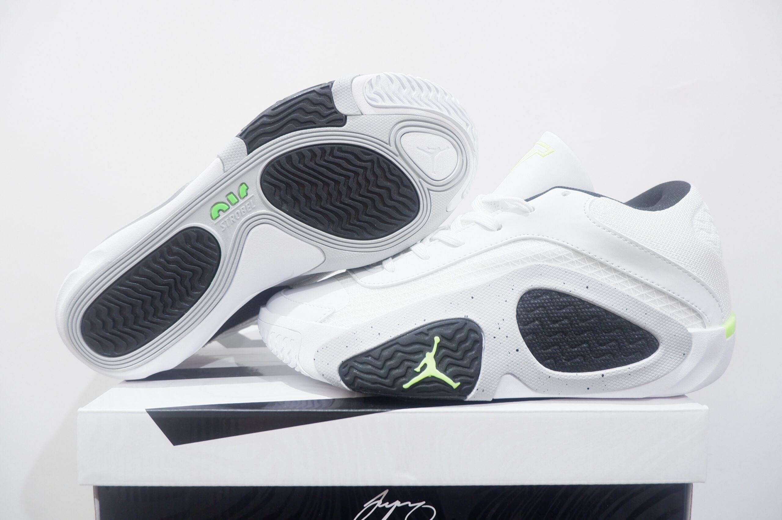 AIR JORDAN TATUM 2 LOW NEON