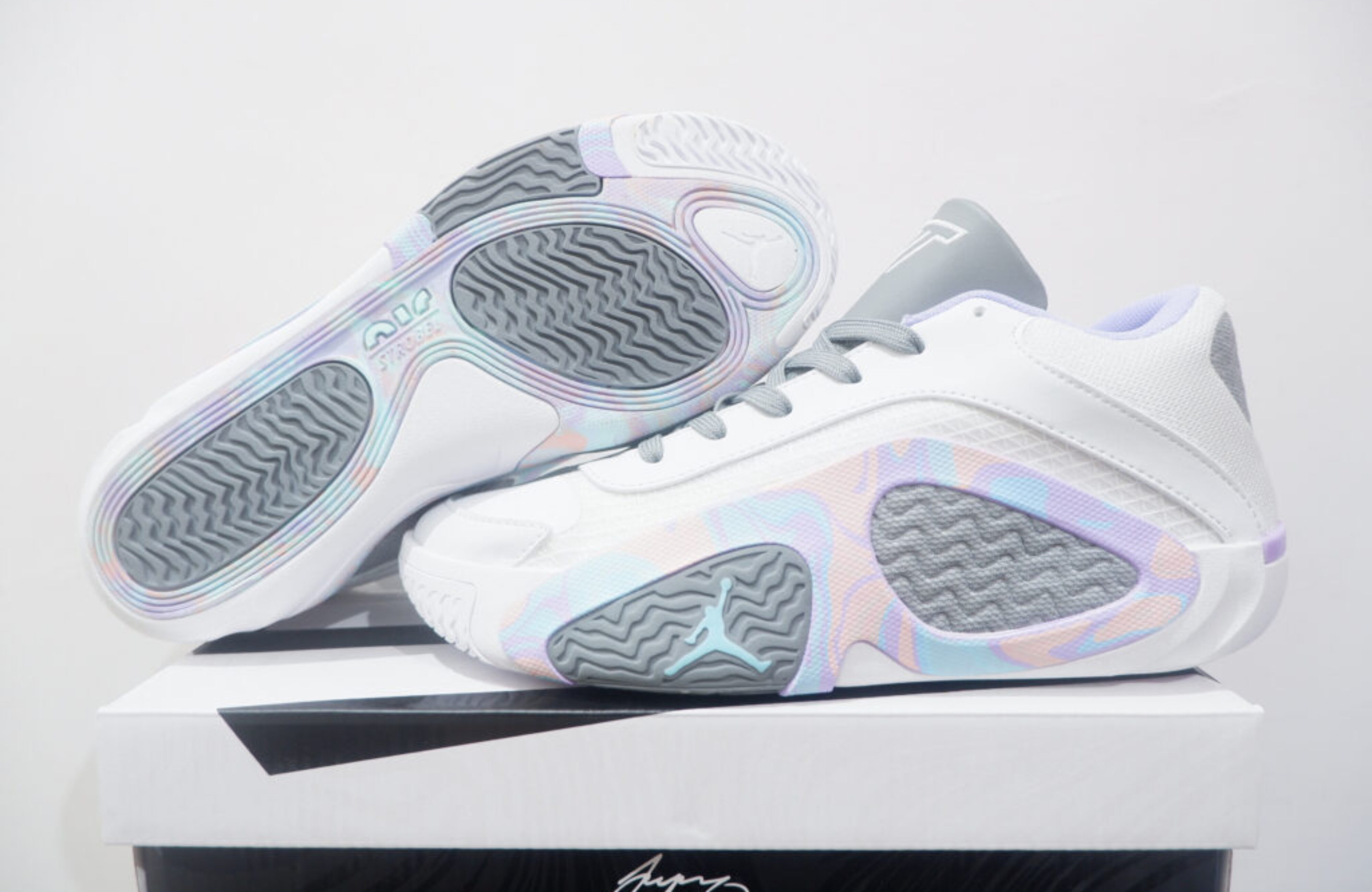 AIR JORDAN TATUM 2 LOW SIDEWALK CHALK