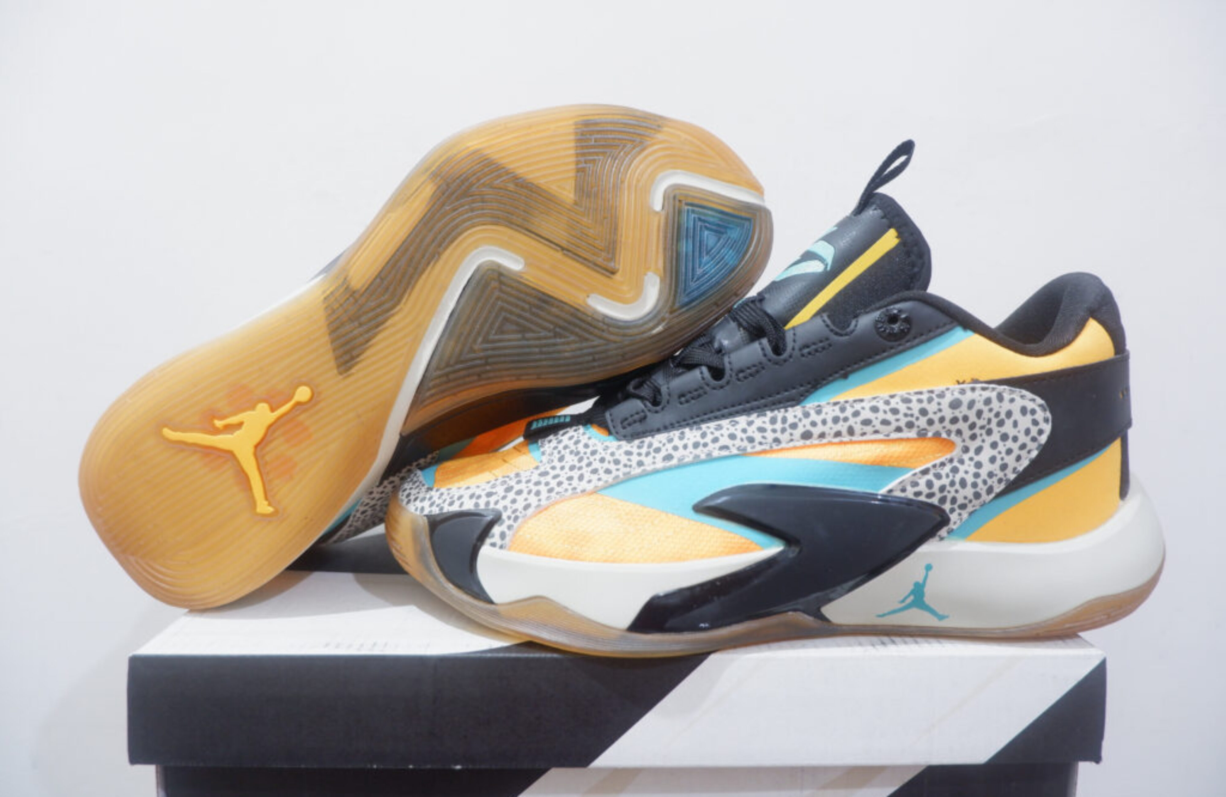 AIRJORDAN LUKA 2 LOW THE PITCH