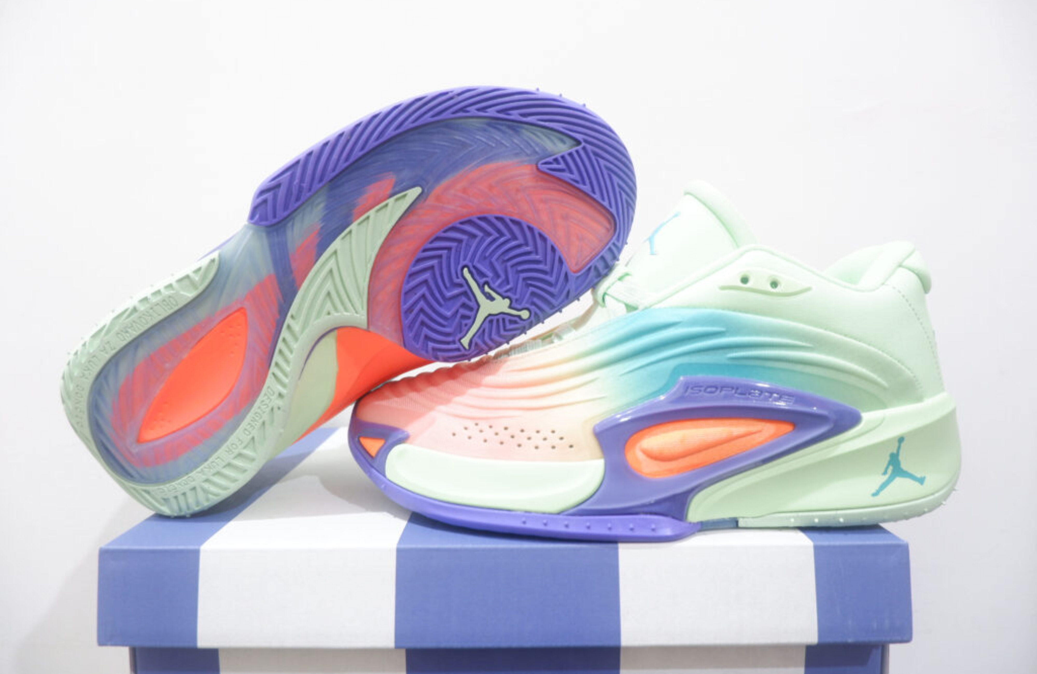 AIRJORDAN LUKA 3 LOW BLURRED VISION SIZE 36-39