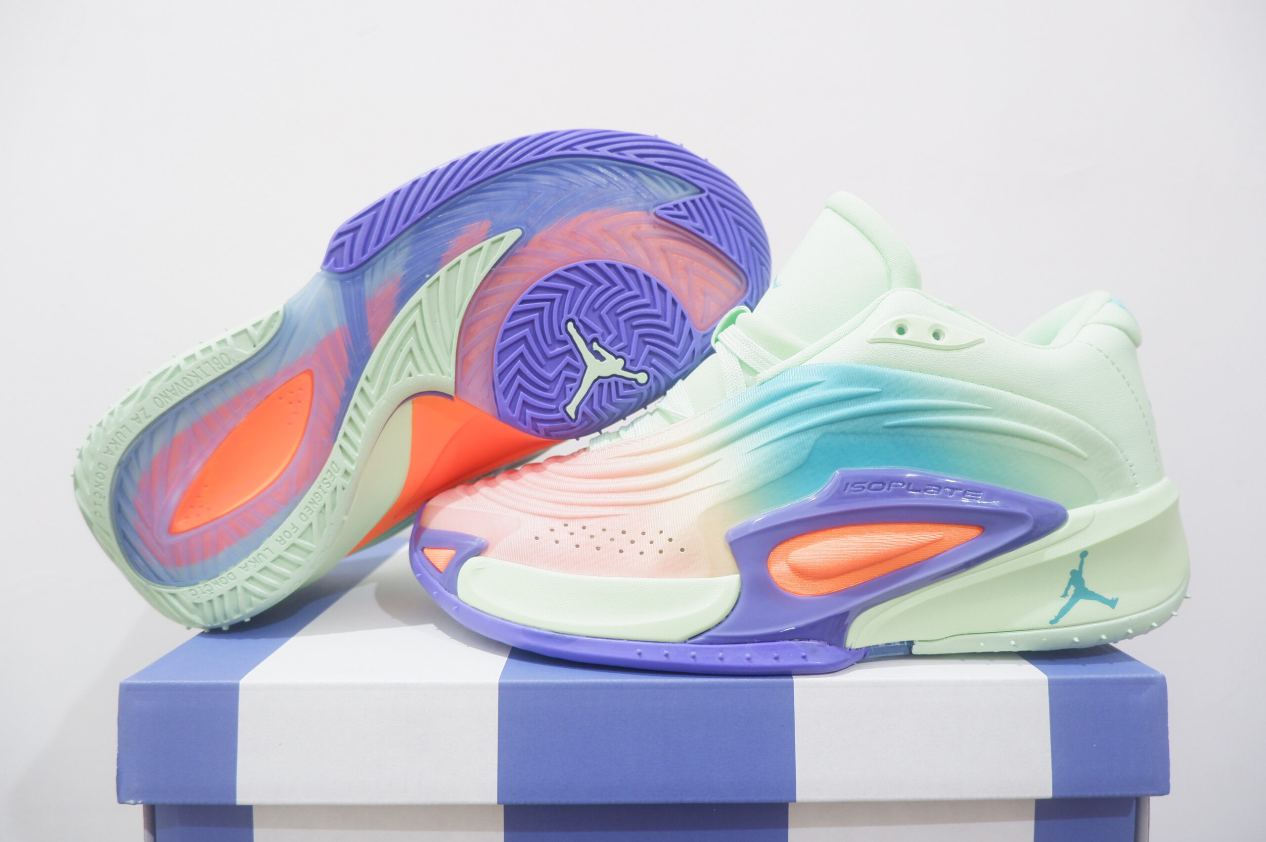 AIRJORDAN LUKA 3 LOW BLURRED VISION