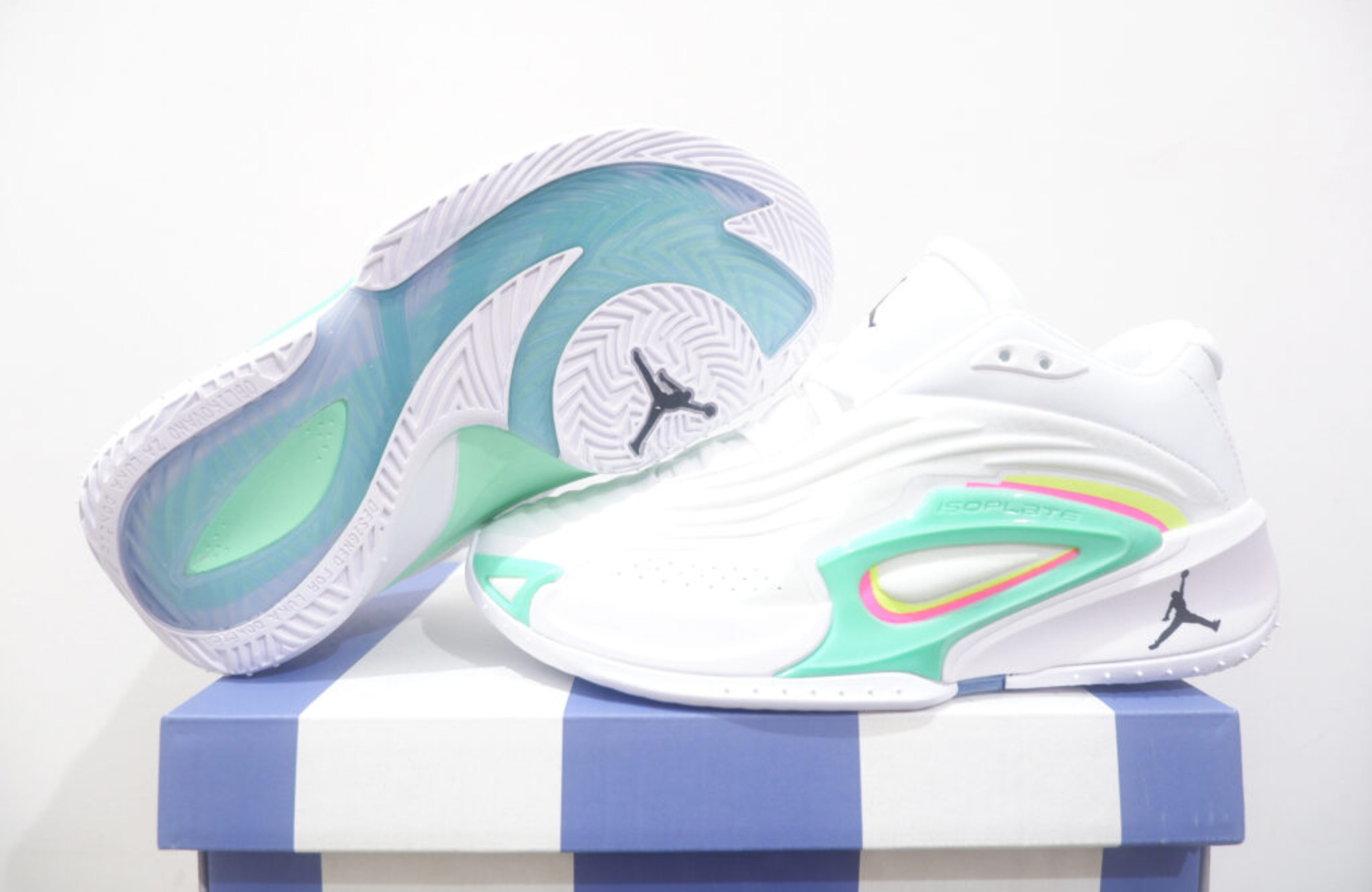 AIRJORDAN LUKA 3 LOW PHOTO FINISH SIZE 36-39