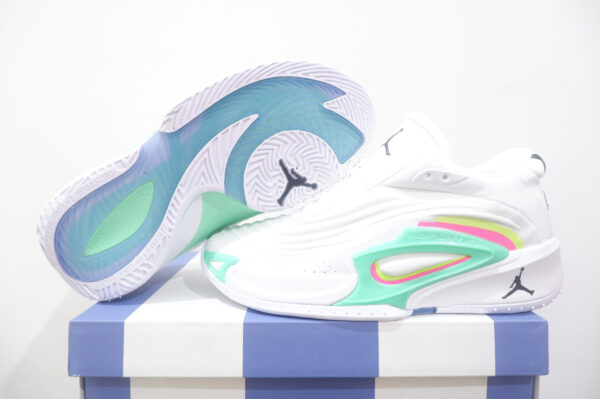AIRJORDAN LUKA 3 LOW PHOTO FINISH