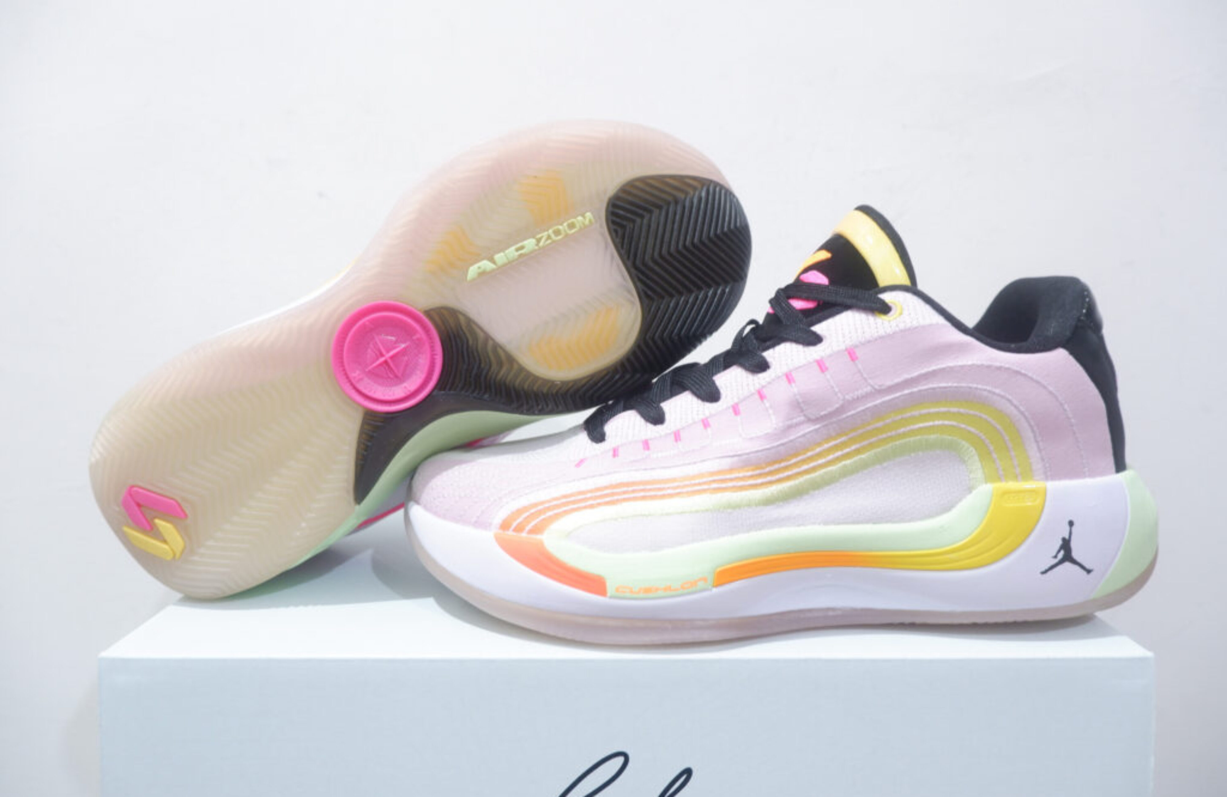AIRJORDAN LUKA 4 LOW GONE FISSING SIZE 36-39