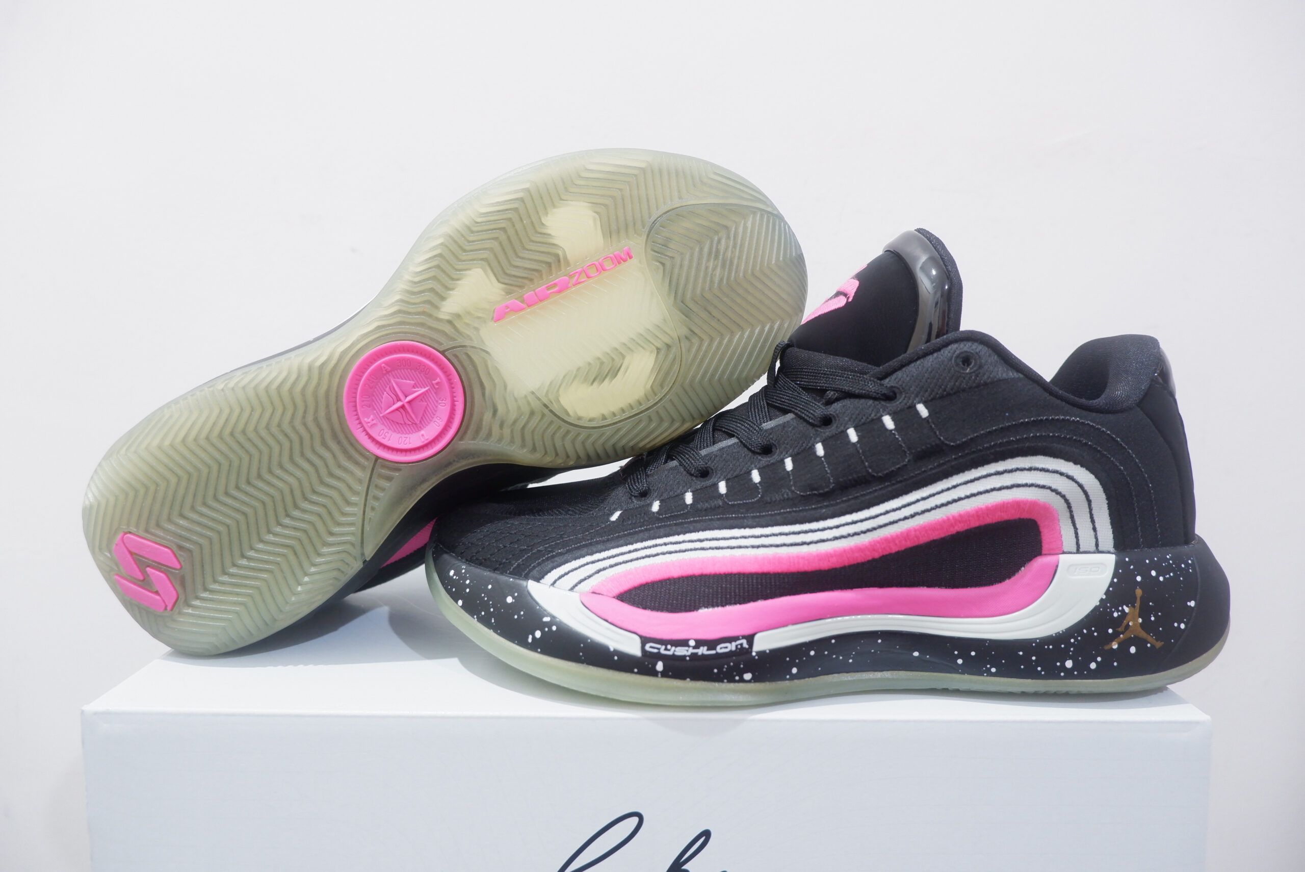 AIRJORDAN LUKA 4 LOW HYPER PINK