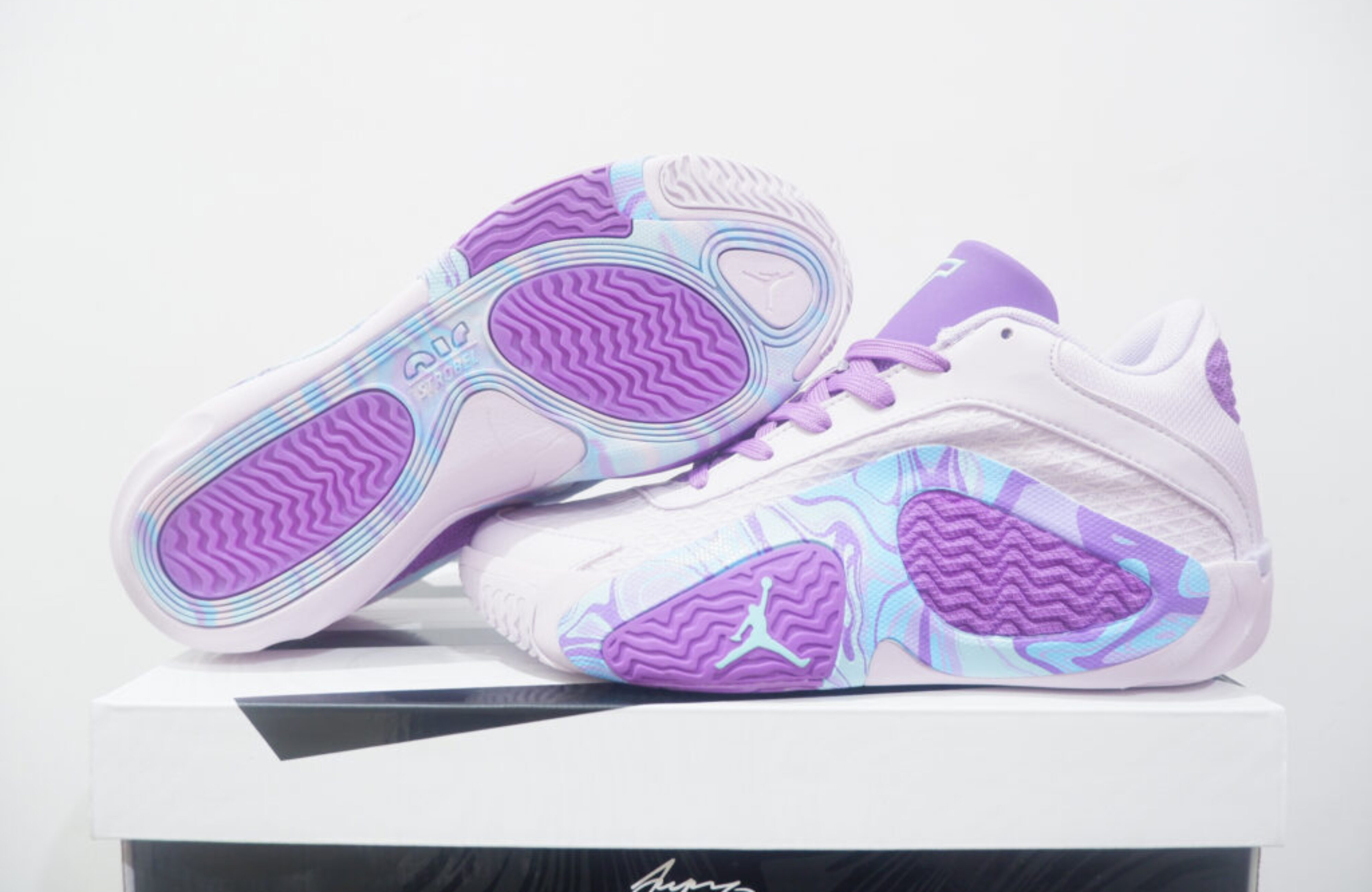 AIRJORDAN TATUM 2 LOW IRIDESCENT VIOLET