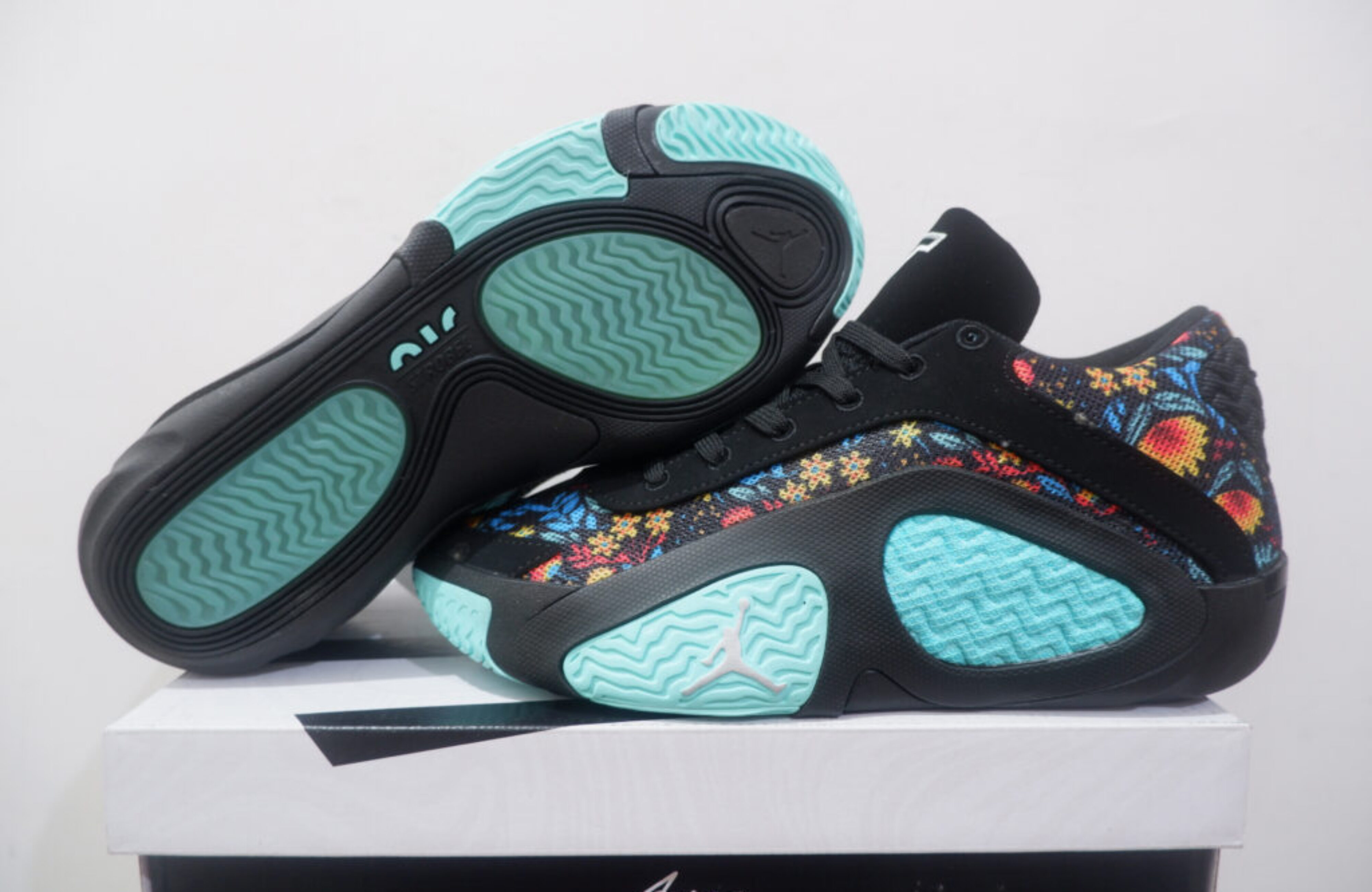 AIRJORDAN TATUM 2 LOW WELCOME TO THE GARDEN