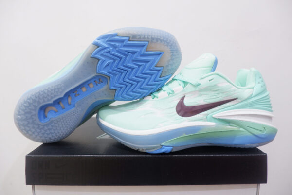 NIKE AIR ZOOM GT CUT 2 LOW MILWAUKEE BUCKS