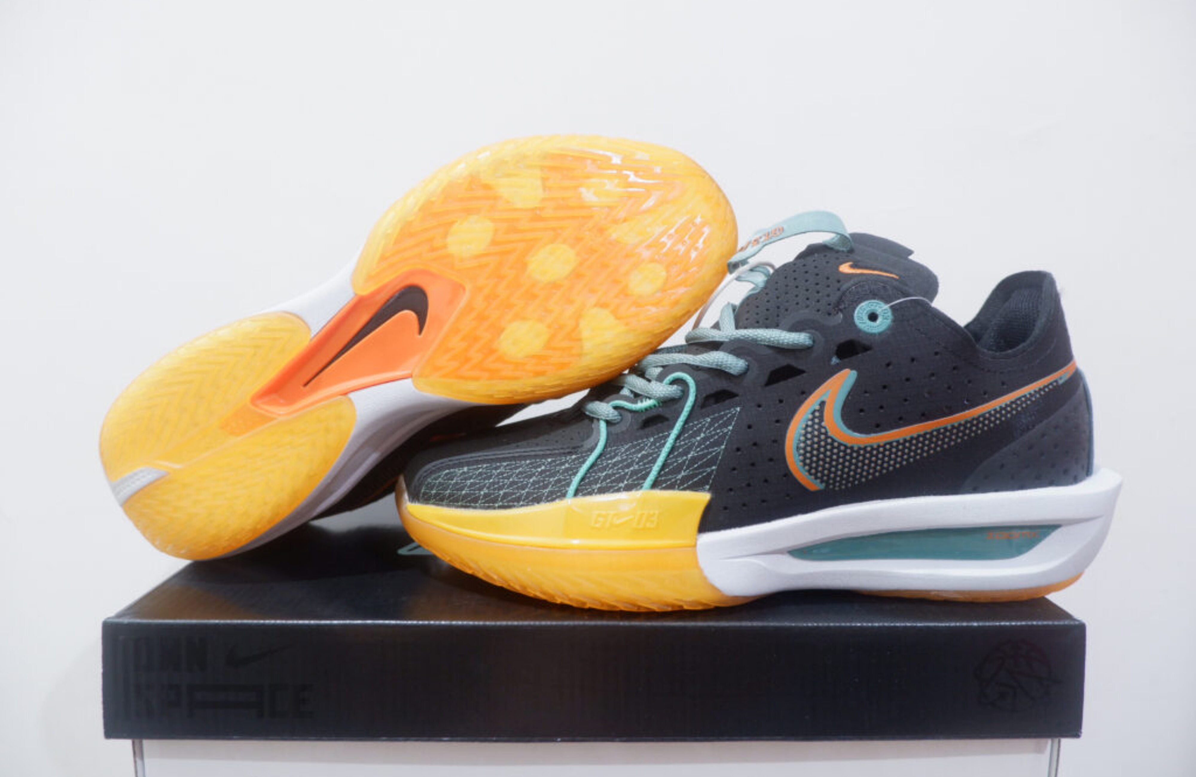 NIKE AIR ZOOM GT CUT 3 LOW BLACK ORANGE