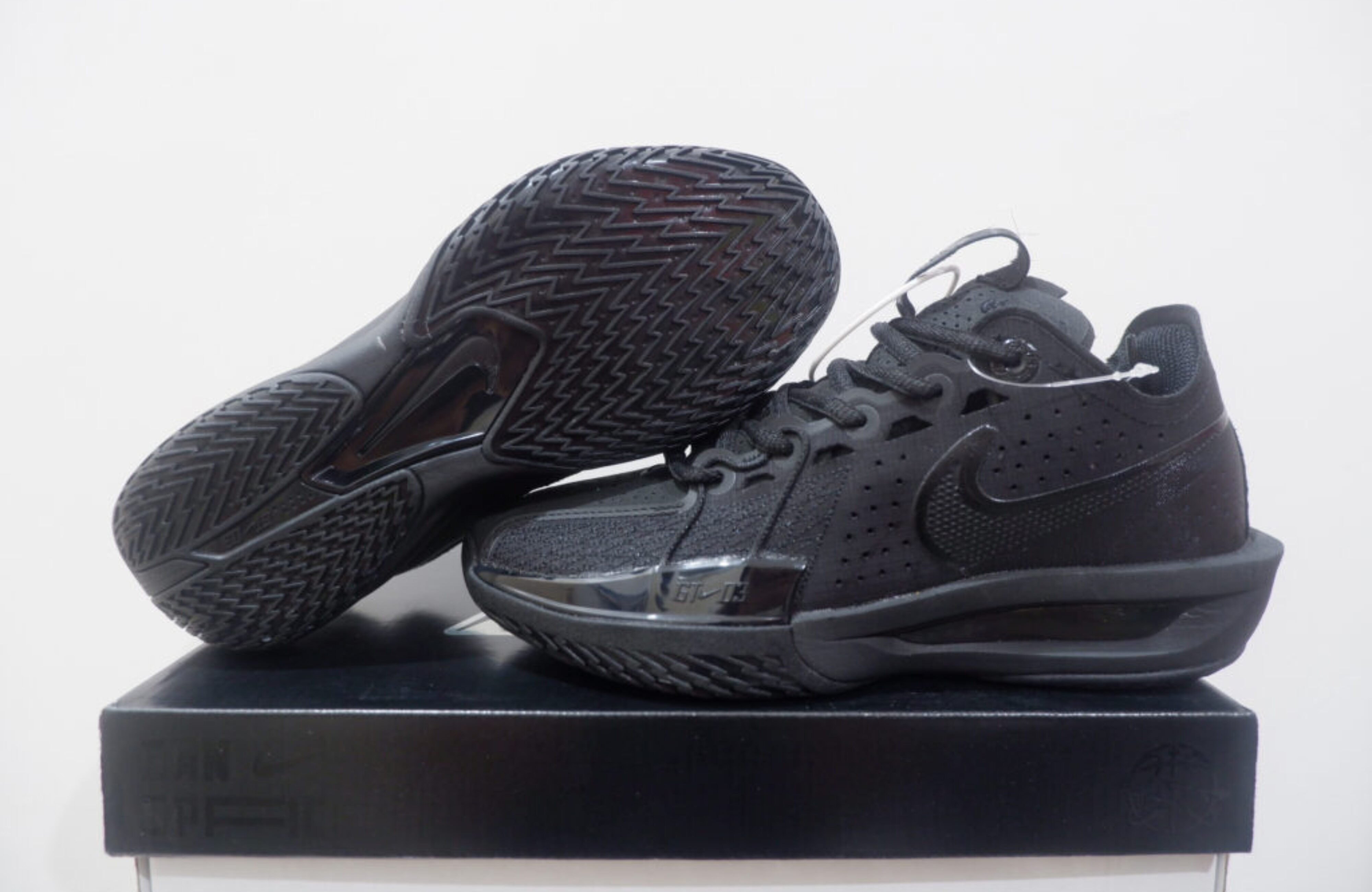 NIKE AIR ZOOM GT CUT 3 LOW BLACKOUT SIZE 36-39