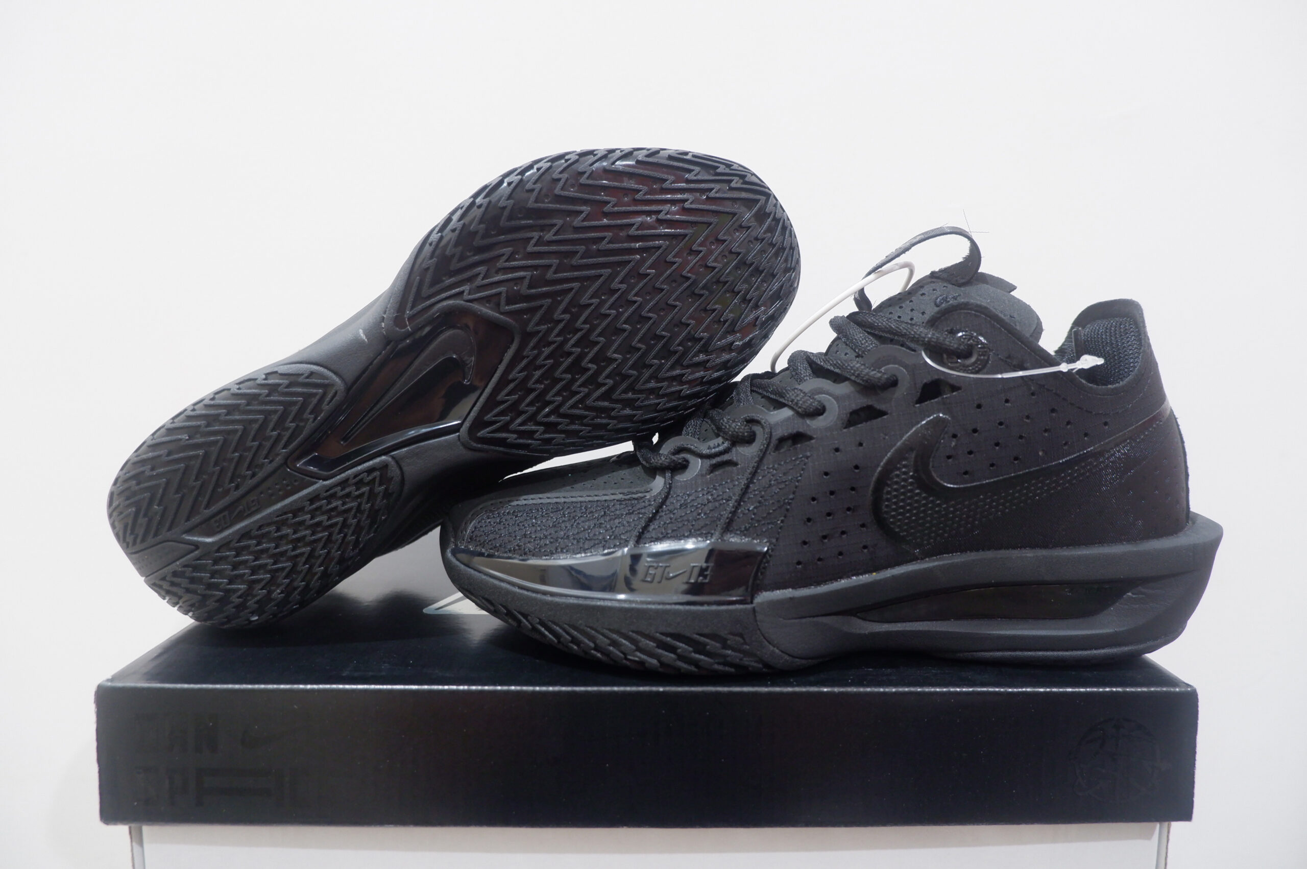 NIKE AIR ZOOM GT CUT 3 LOW BLACKOUT SIZE 36-39