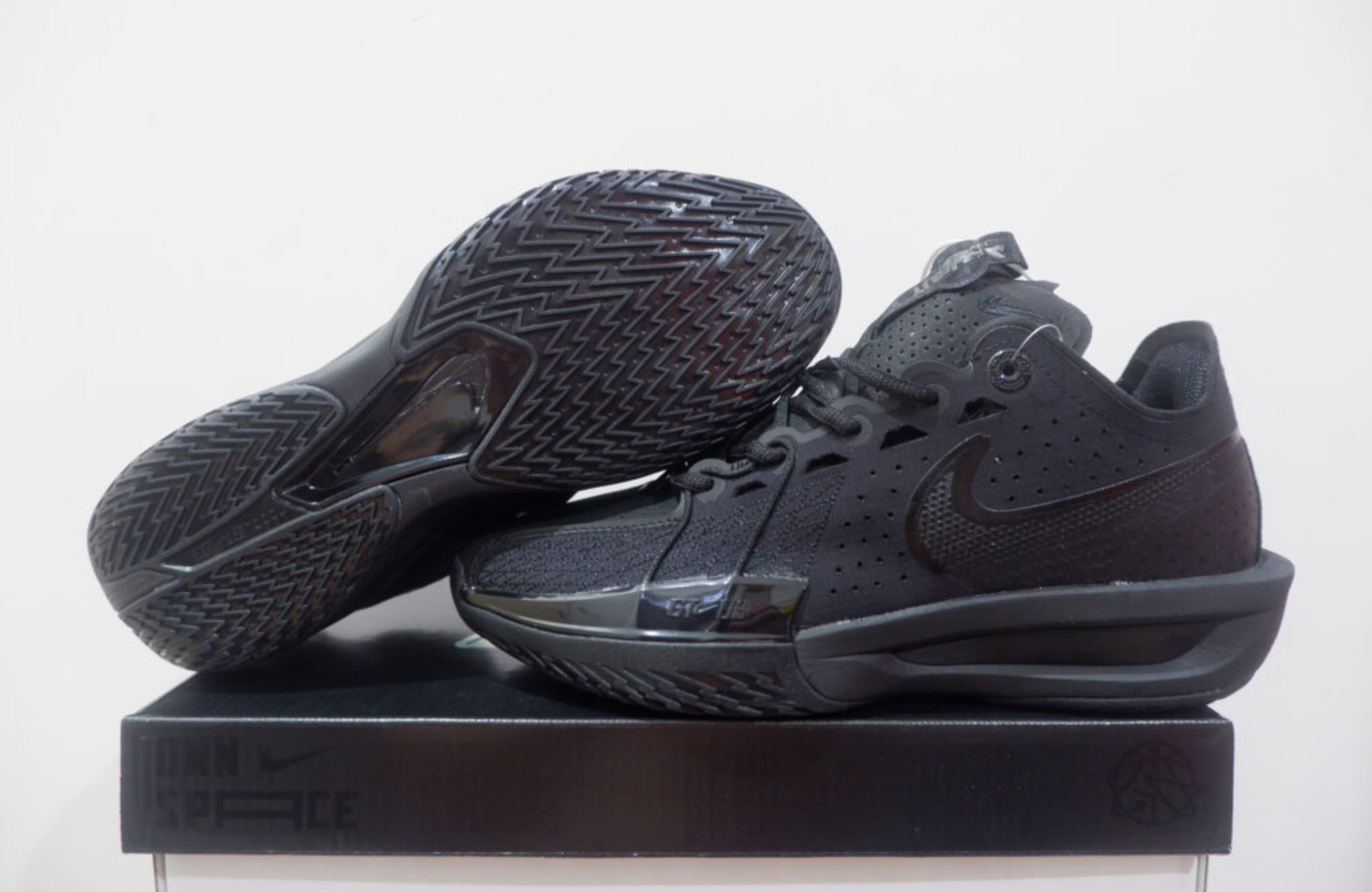 NIKE AIR ZOOM GT CUT 3 LOW BLACKOUT