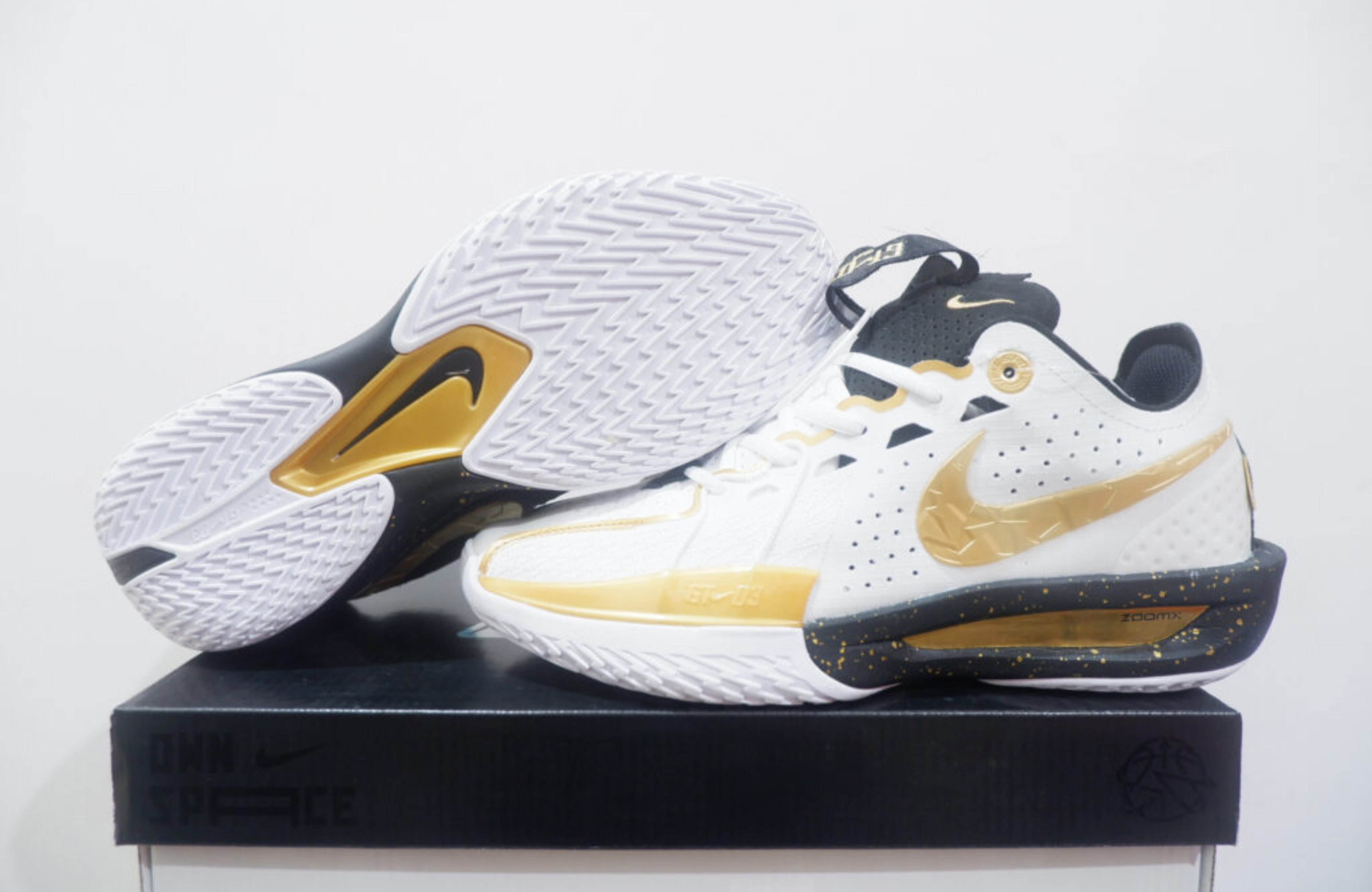 NIKE AIR ZOOM GT CUT 3 LOW CHBL
