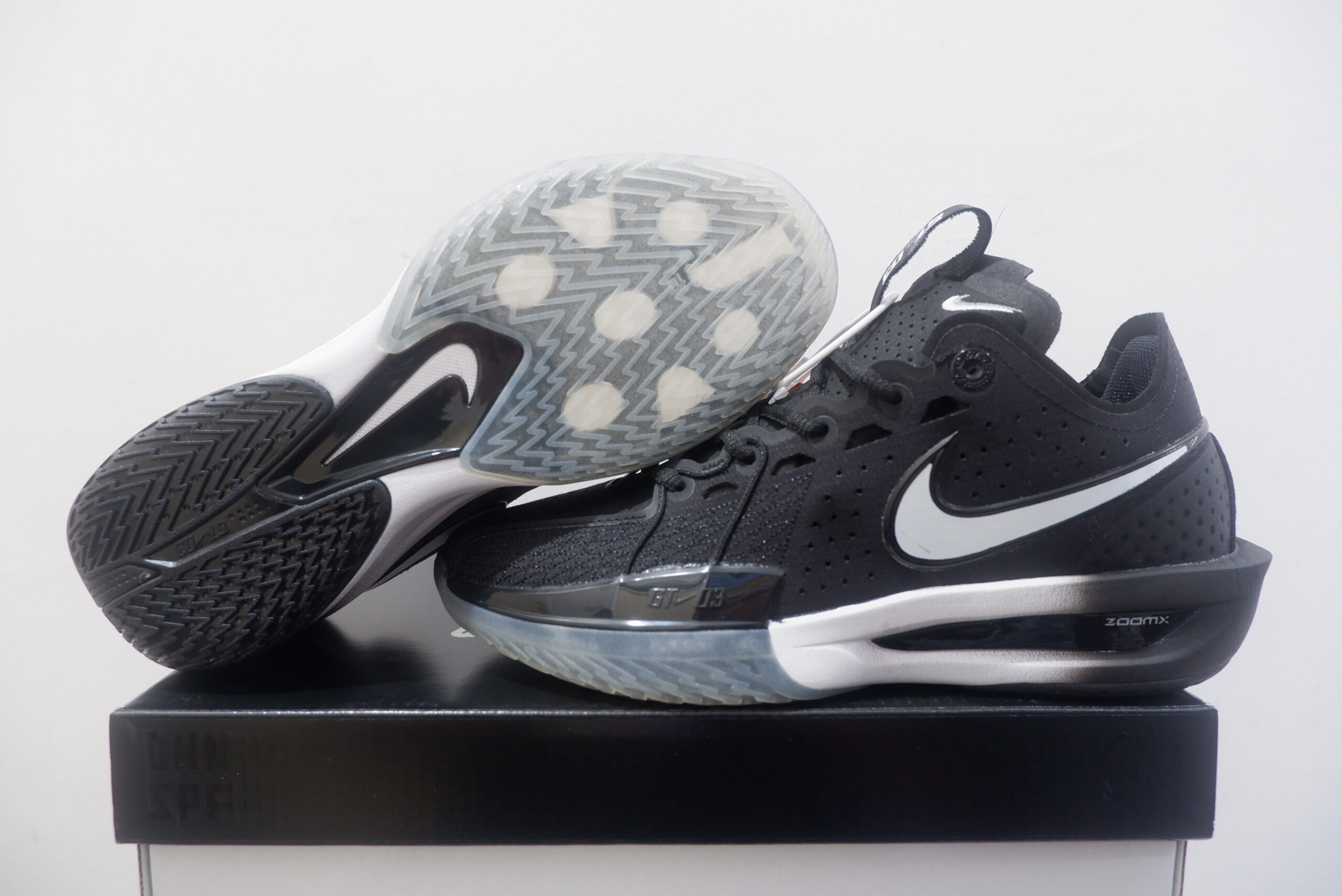 NIKE AIR ZOOM GT CUT 3 LOW NIGHT TO DAY