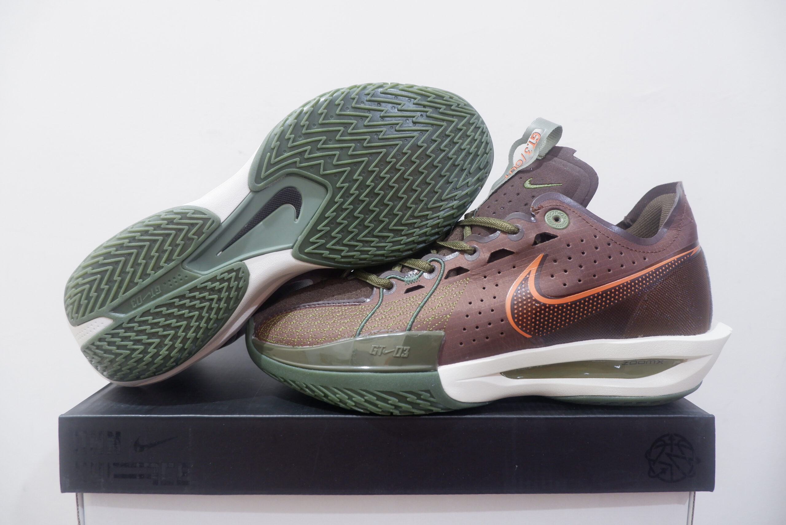 NIKE AIR ZOOM GT CUT 3 LOW OLIVE GREEN