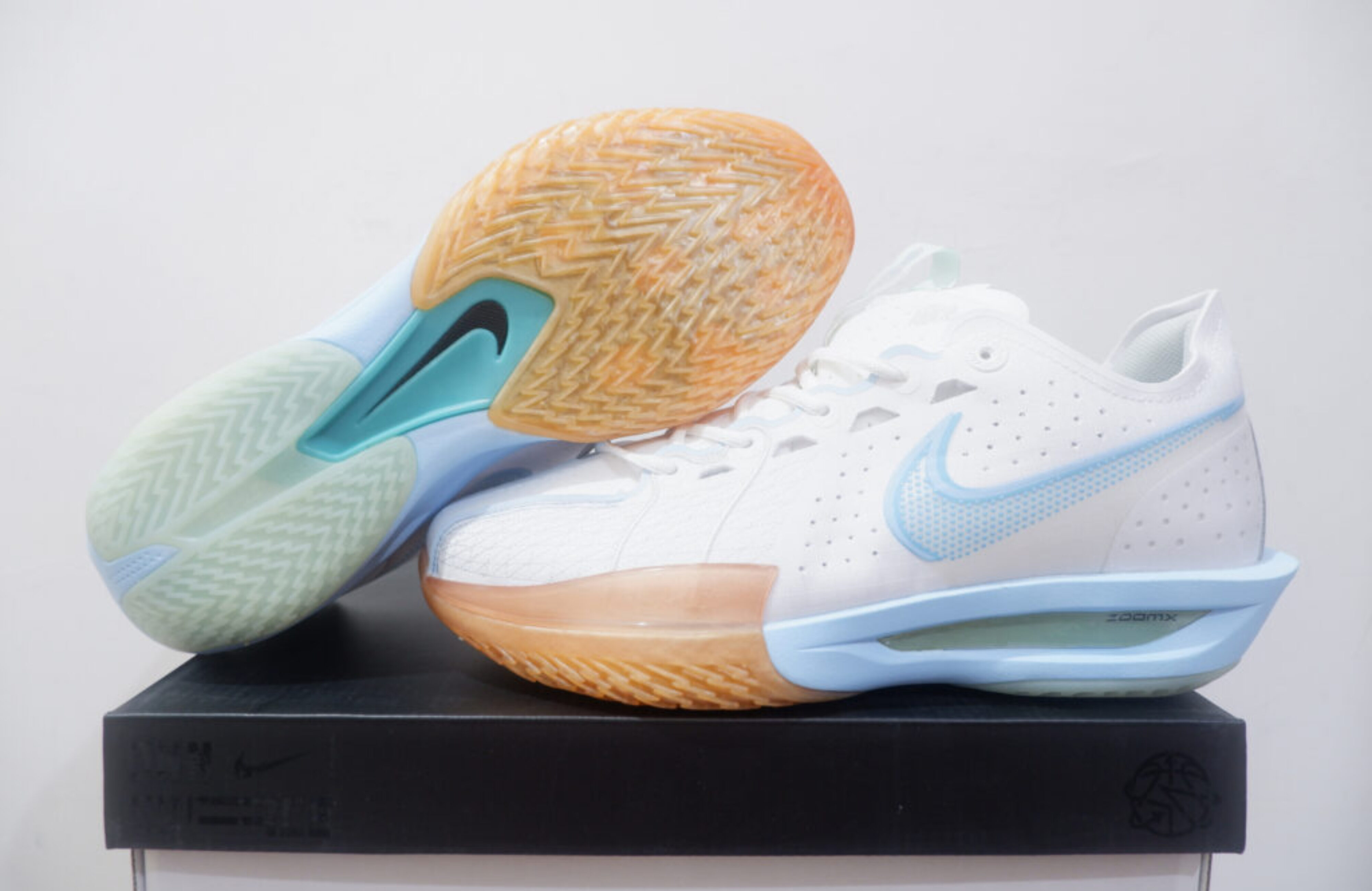 NIKE AIR ZOOM GT CUT 3 LOW SHINE TOGETHER 2
