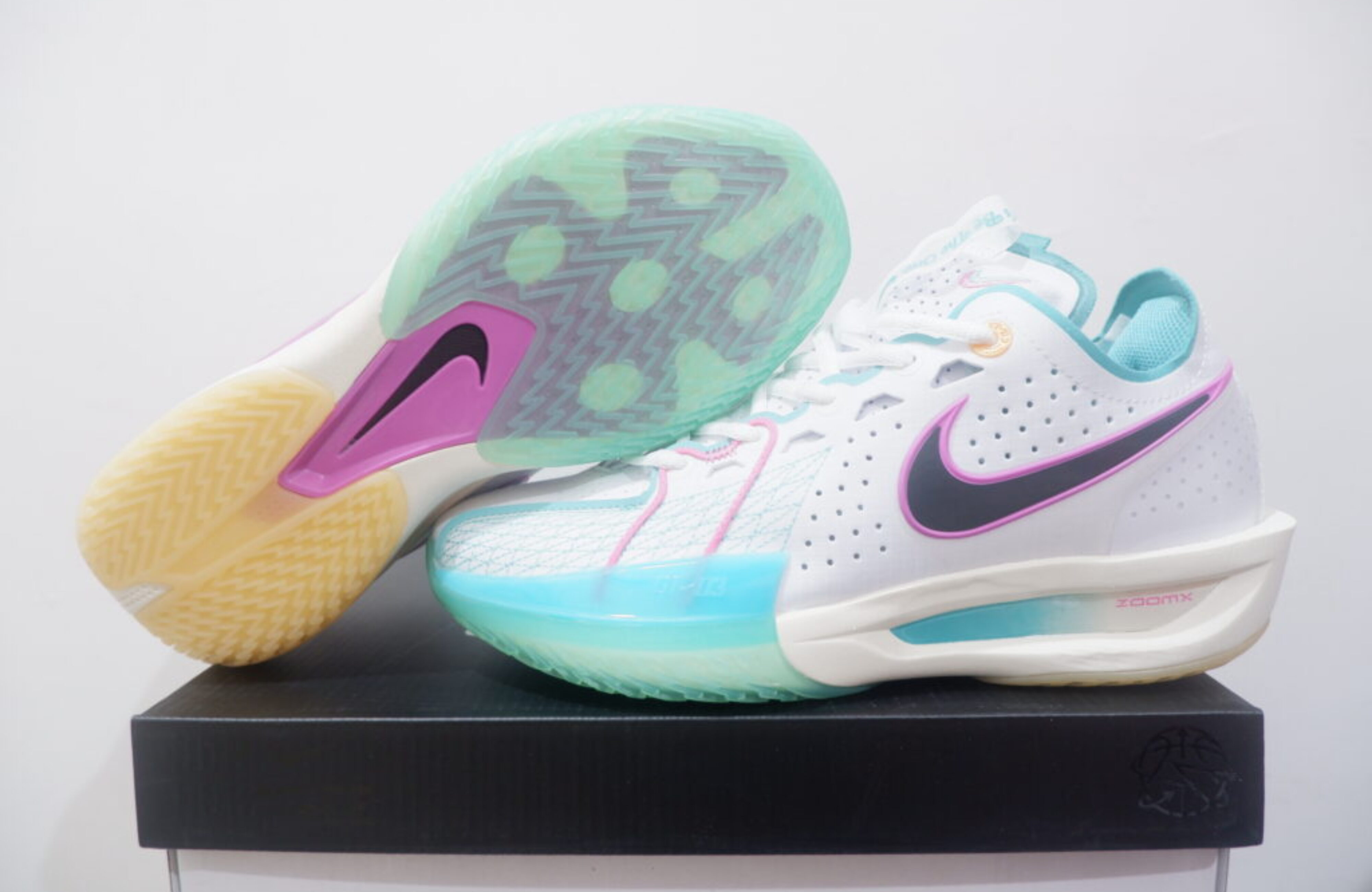 NIKE AIR ZOOM GT CUT 3 LOW SOUTH OLYMPICS