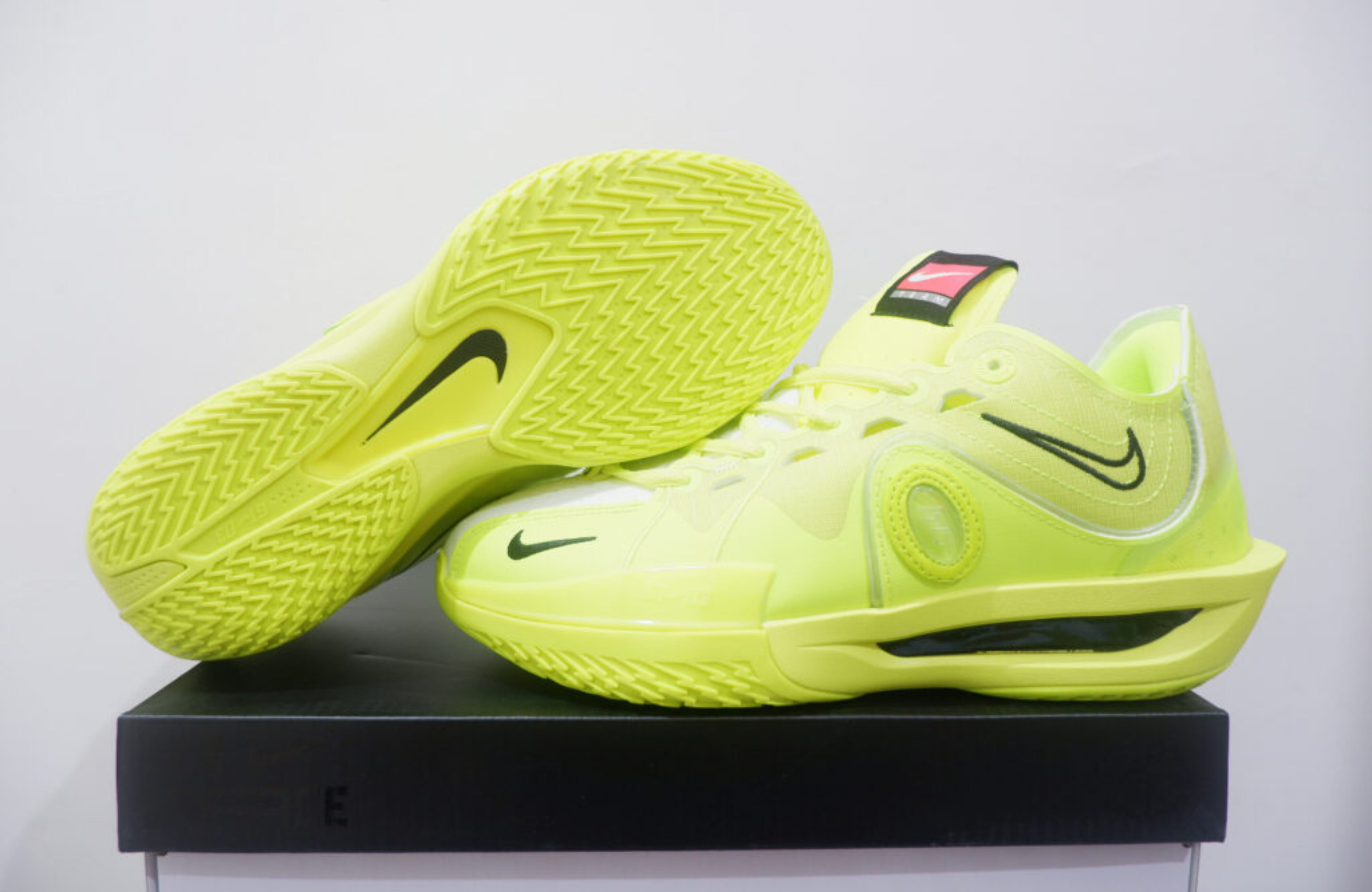 NIKE AIR ZOOM GT CUT 3 LOW THE ILLUSIONIST