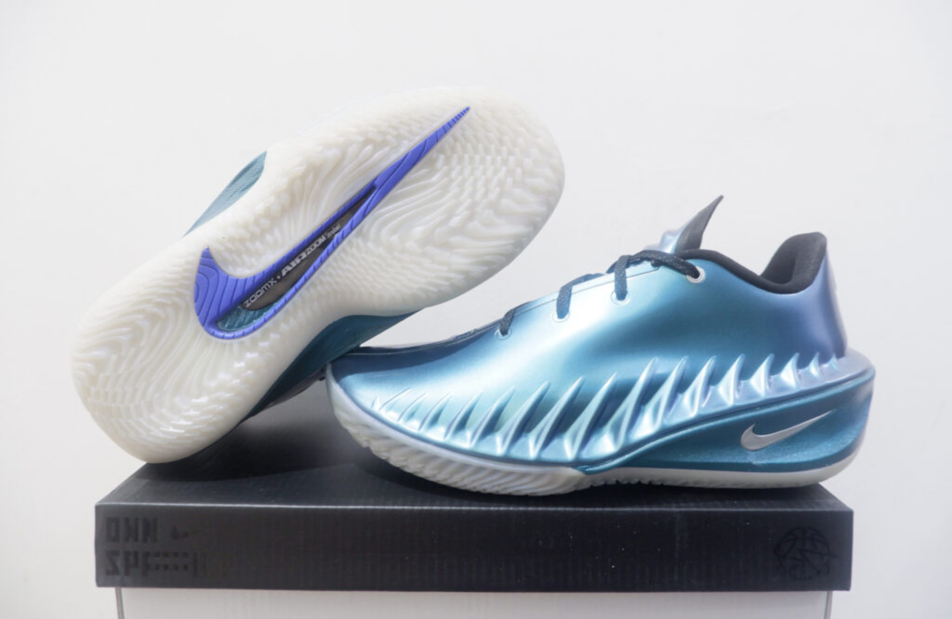 NIKE AIR ZOOM GT CUT 4 LOW METALLIC BLUE