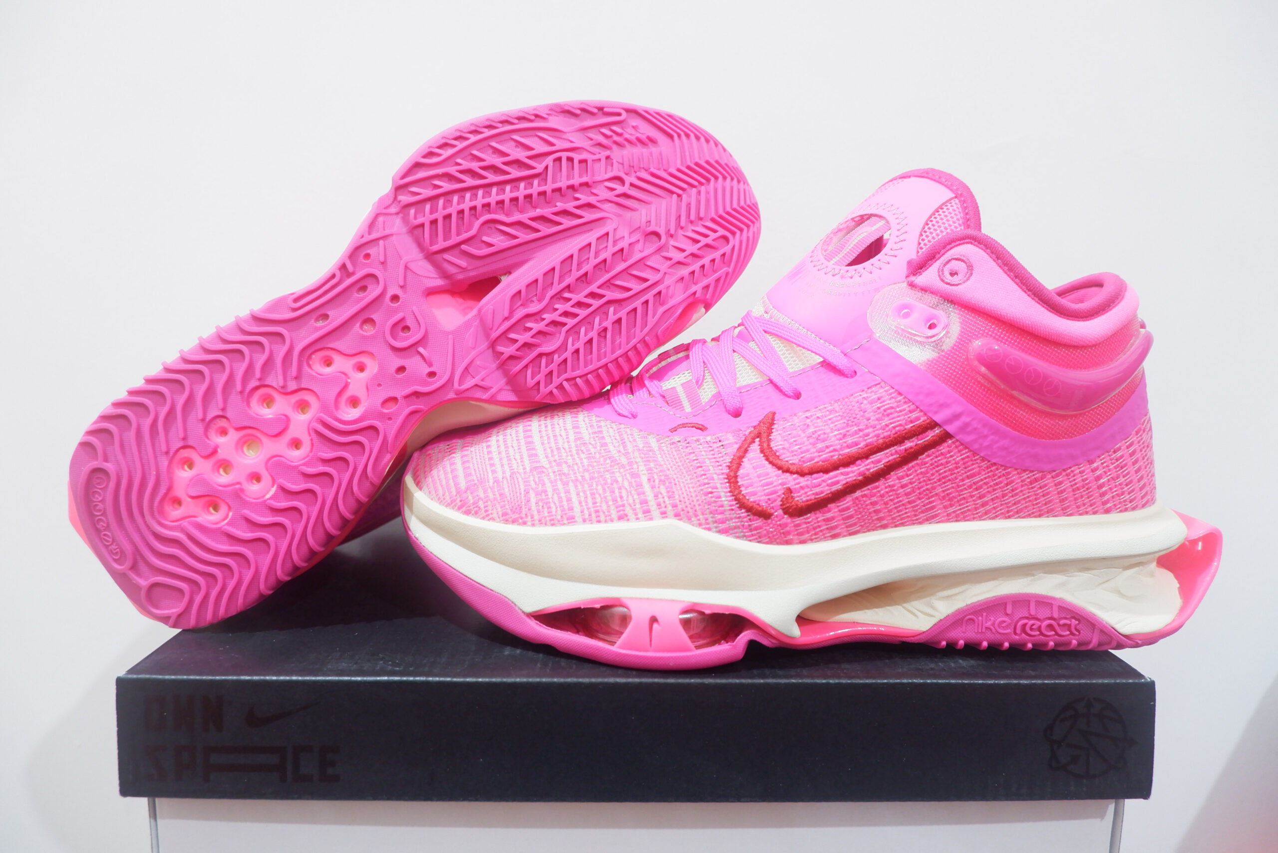 NIKE AIR ZOOM GT JUMP 2 HIGH HYPER PINK SIZE 36-39