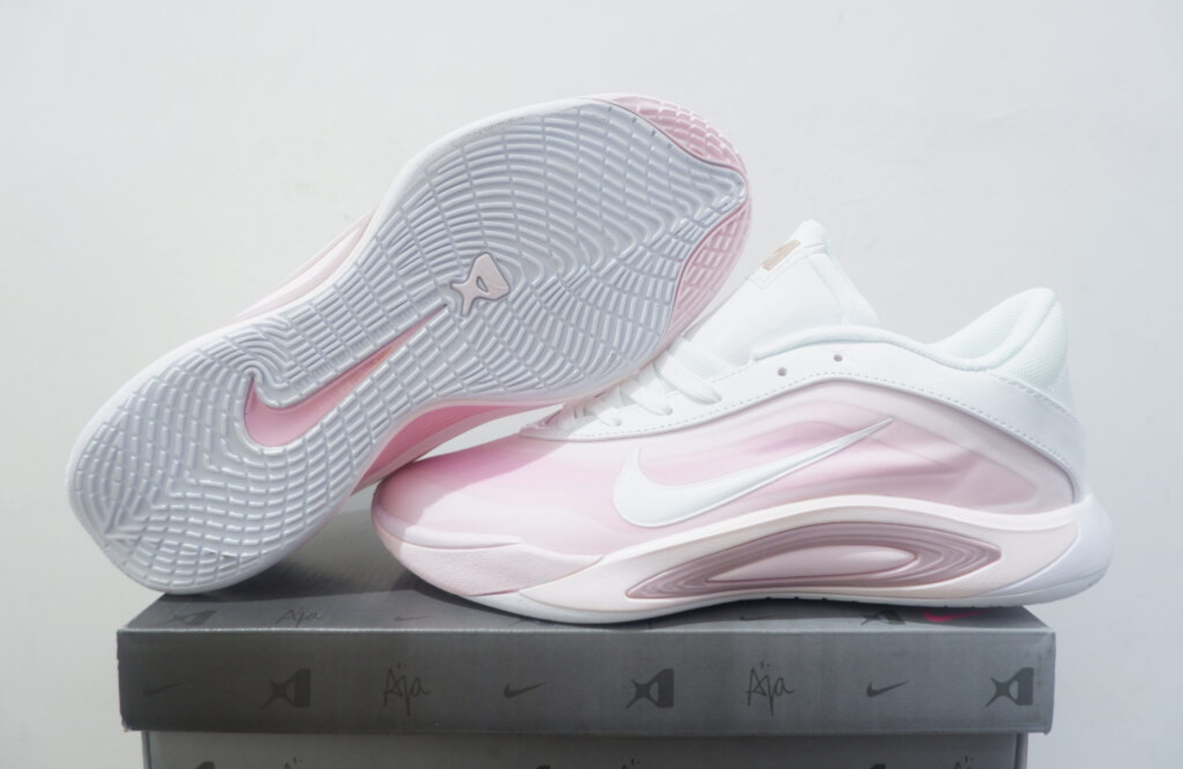 NIKE AJA WILSON A 1 LOW DRAFT PINK