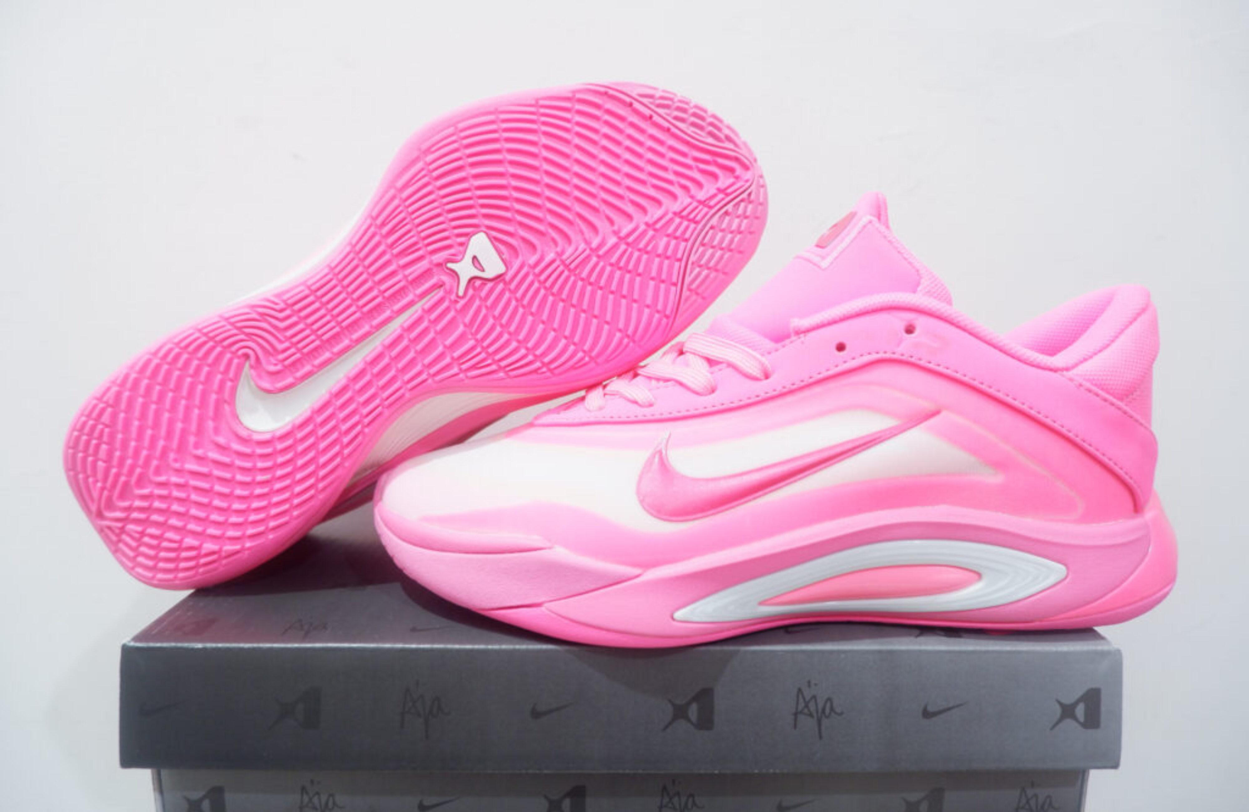 NIKE A'JA WILSON A 1 LOW PINK AURA SIZE 36-39