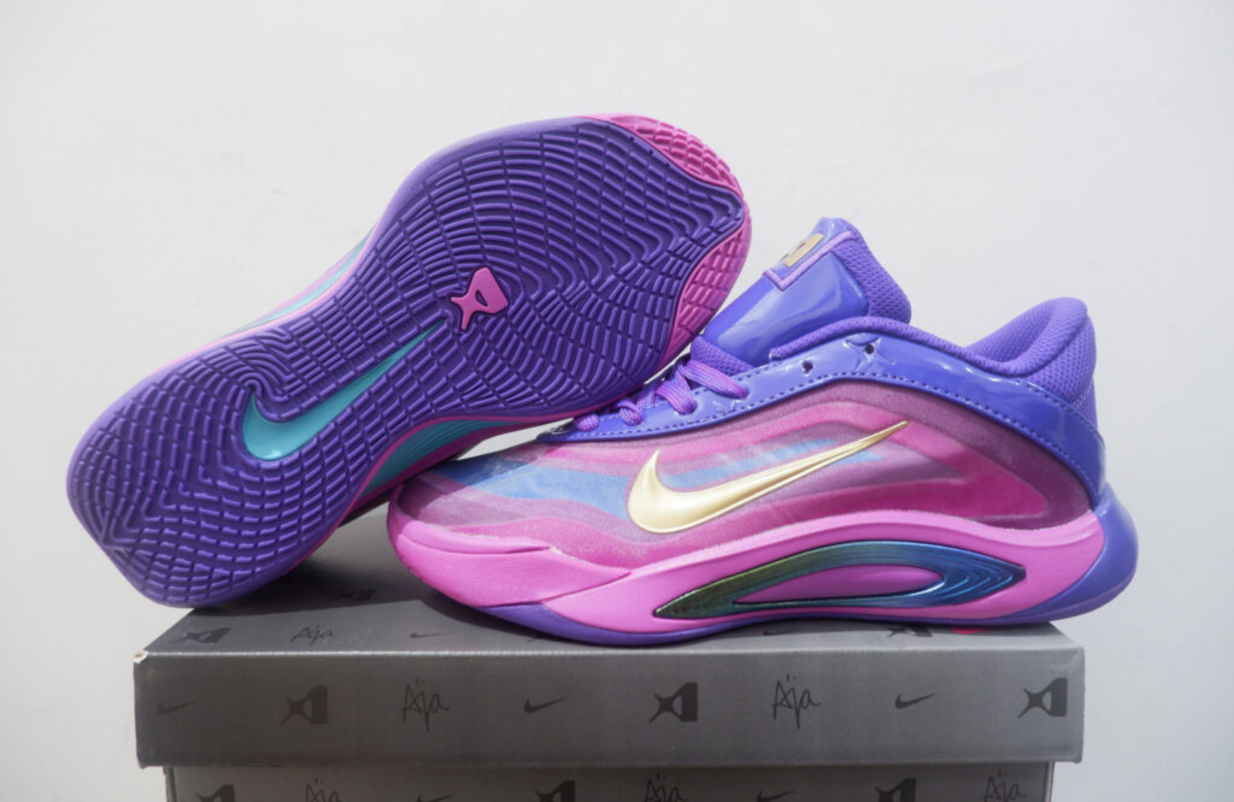 NIKE AJA WILSON A 1 LOW UNAPOLOGETIC SIZE 36-39