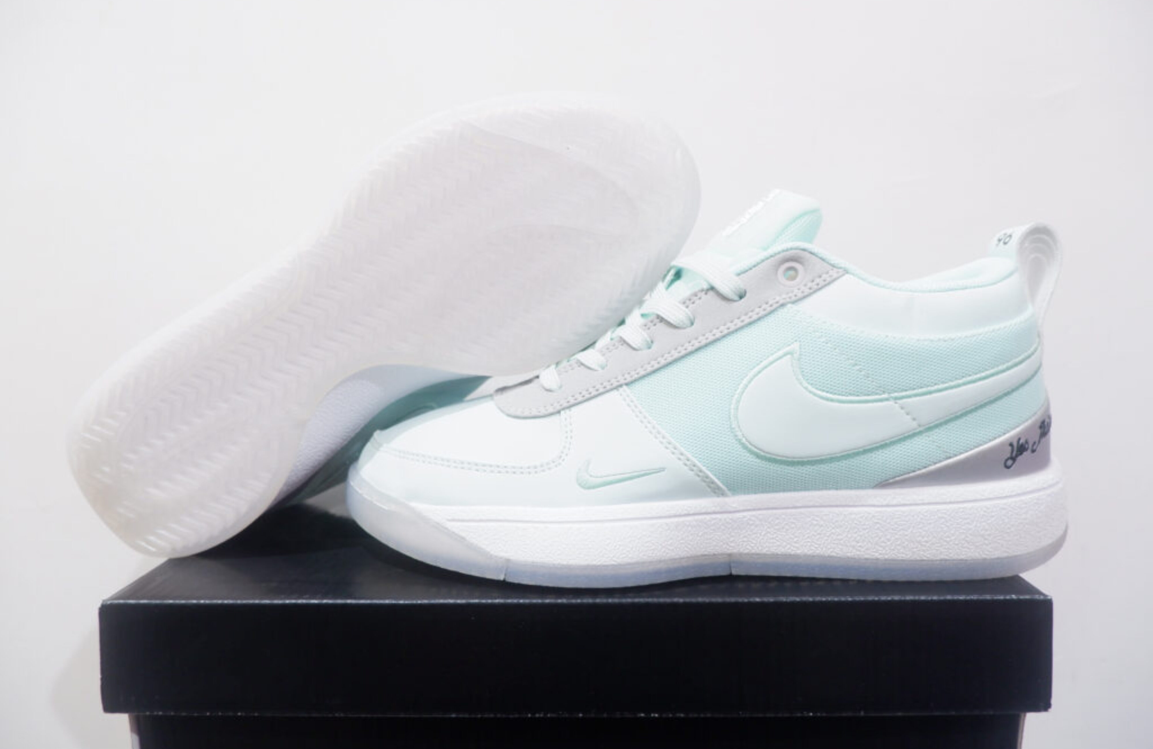 NIKE BOOK 1 LOW GEODE TEAL