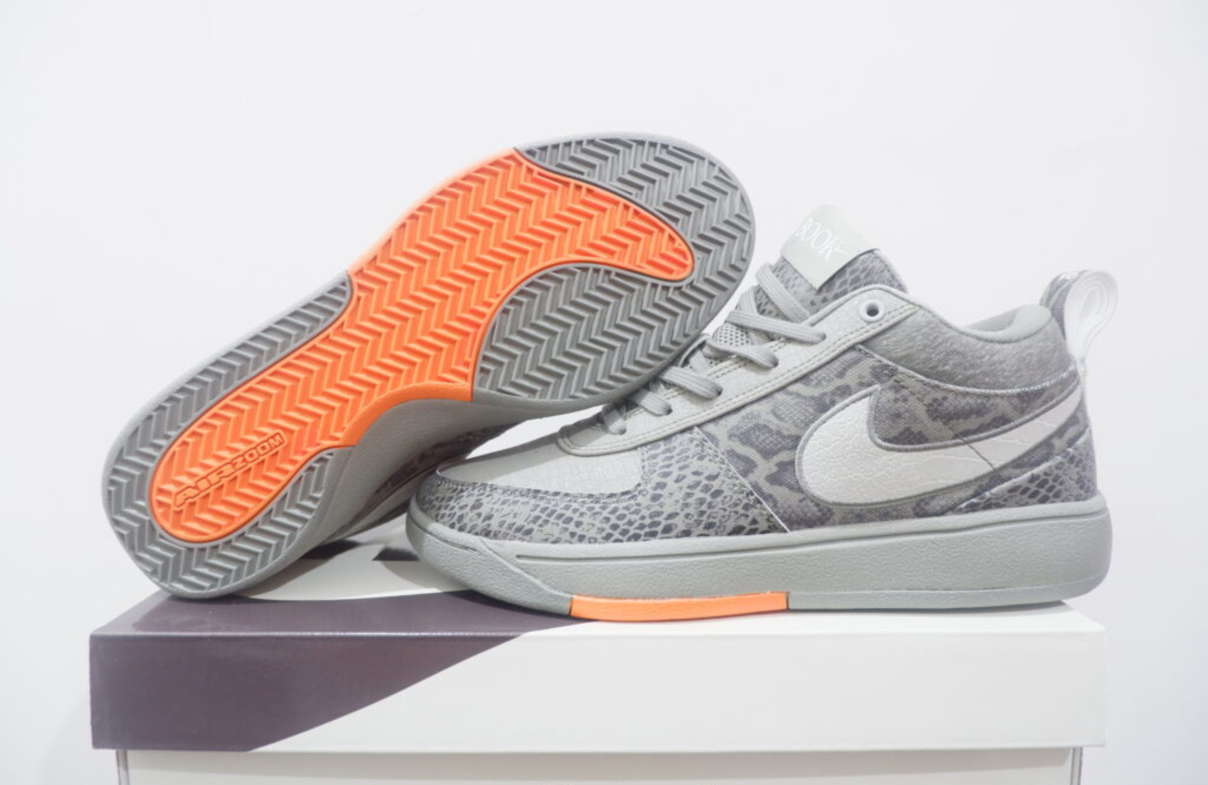 NIKE BOOK 1 LOW HIKE
