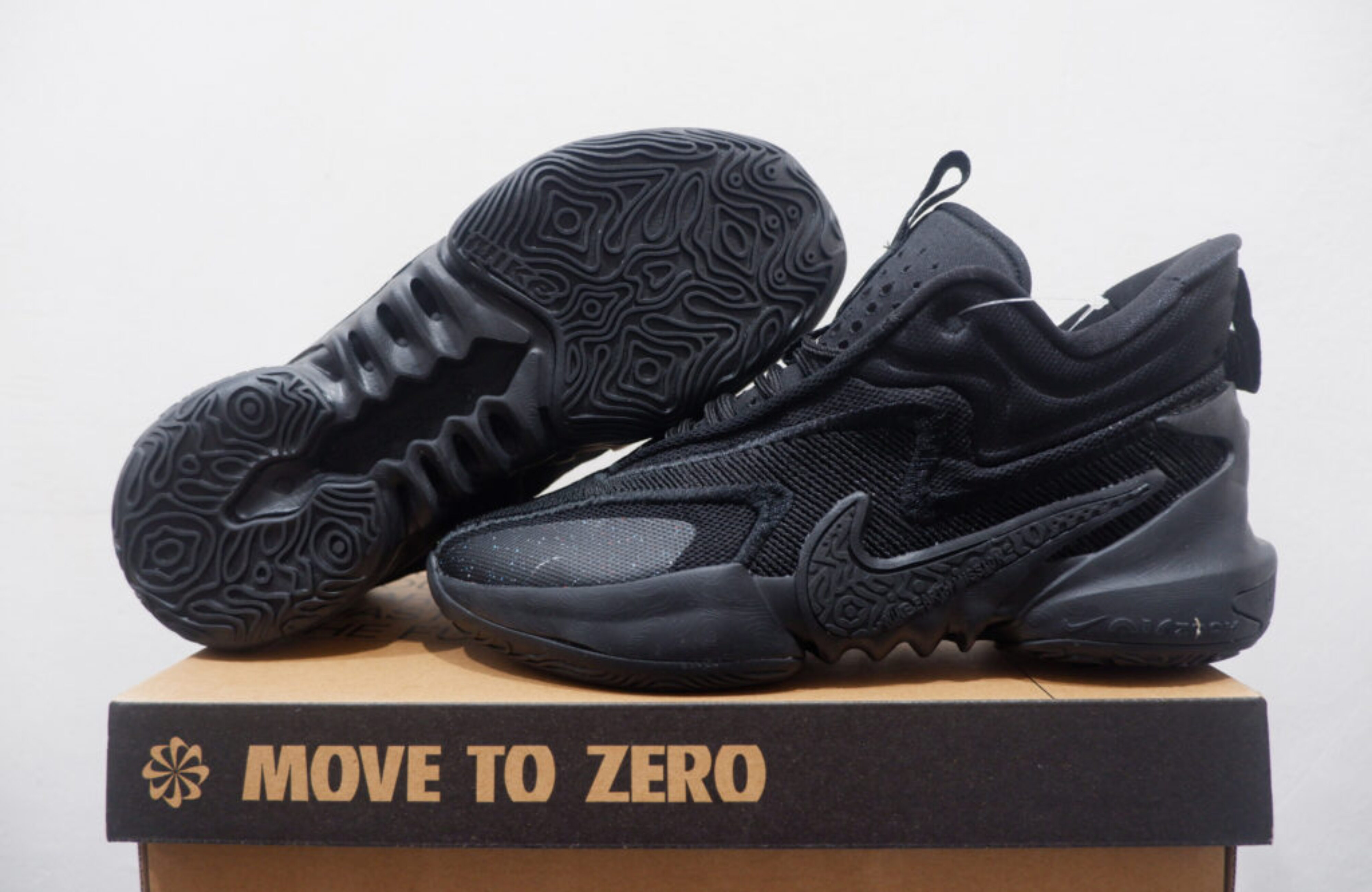 NIKE COSMIC UNITY 2 HIGH BLACKOUT