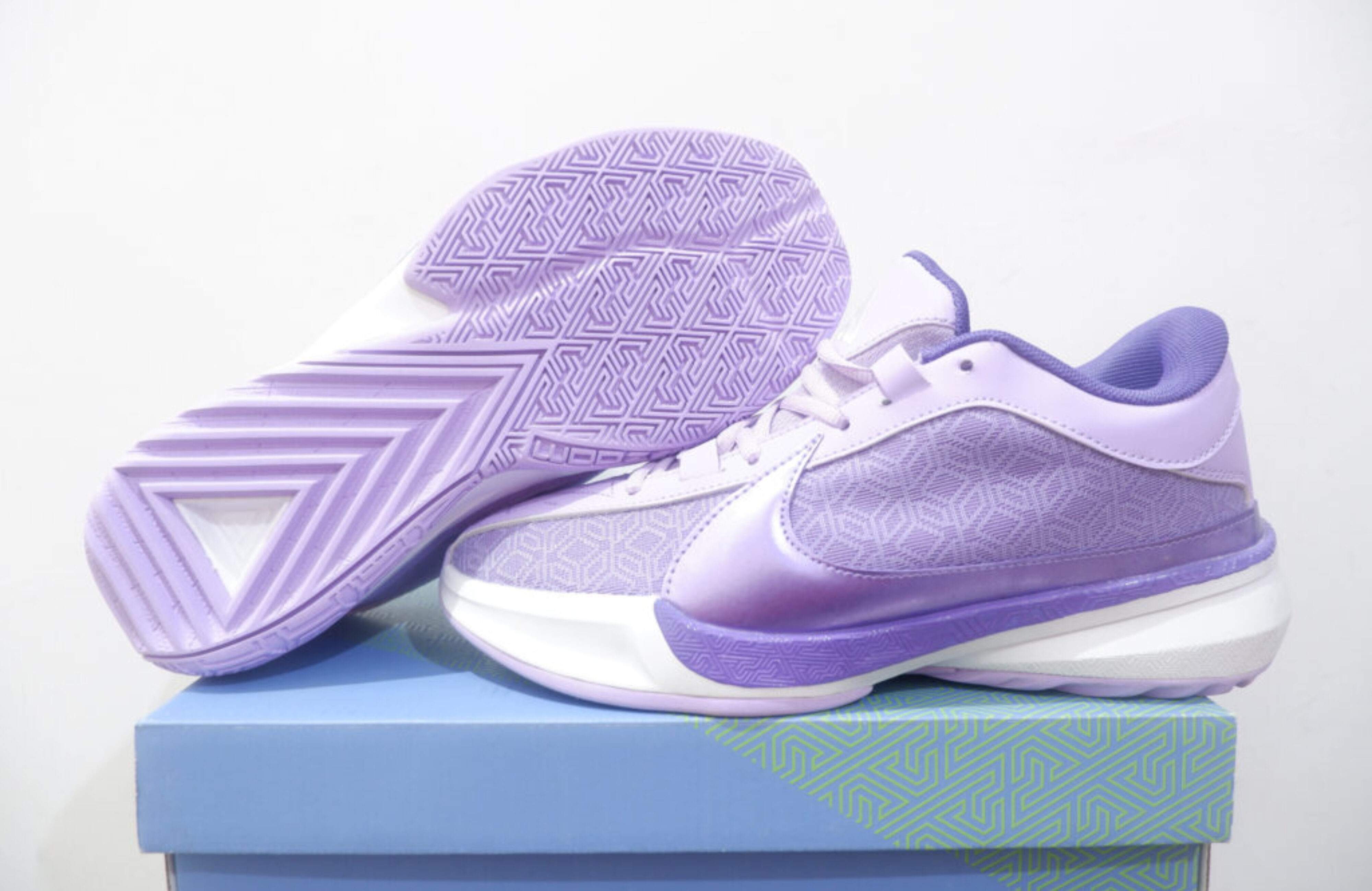 NIKE GREEK FREAK 5 LOW COURT PURPLE
