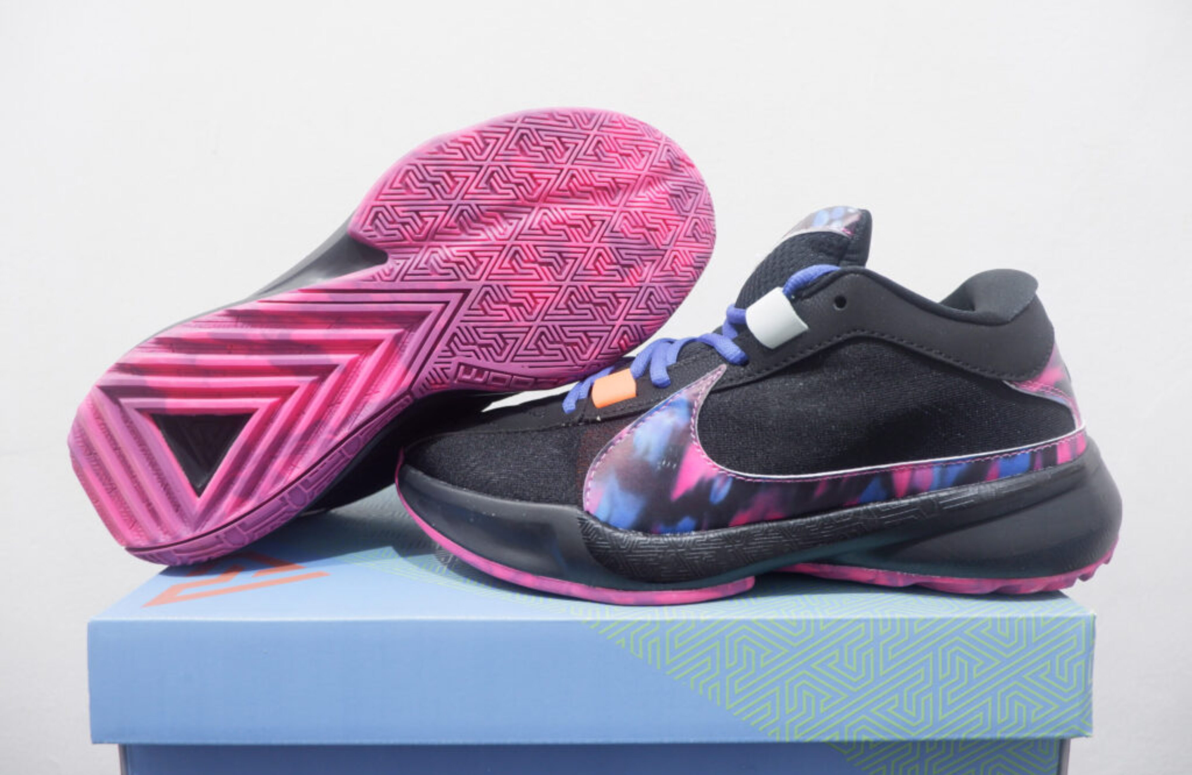NIKE GREEK FREAK 5 LOW EMERGING POWERS