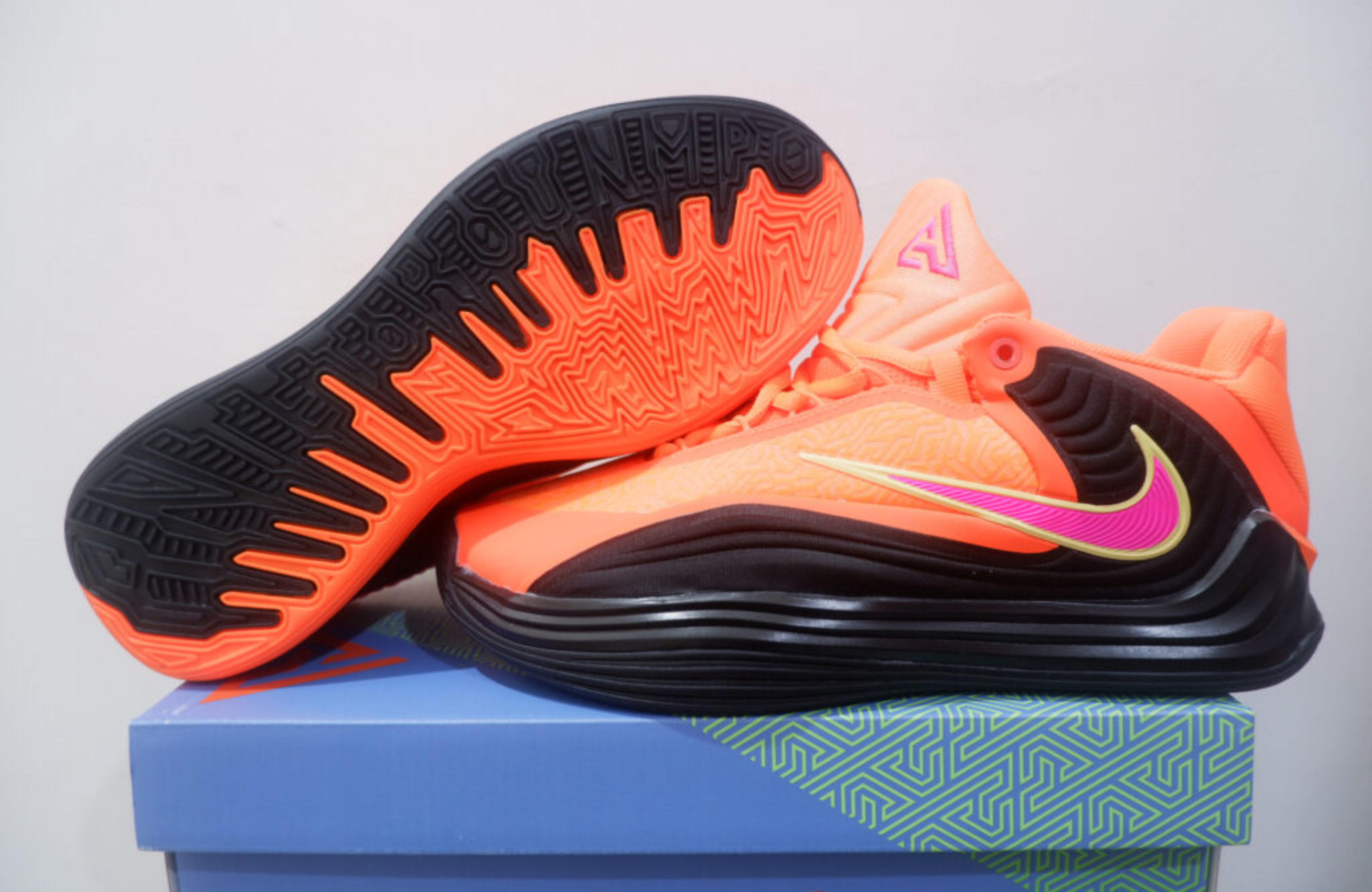 NIKE GREEK FREAK 7 LOW IGNITION