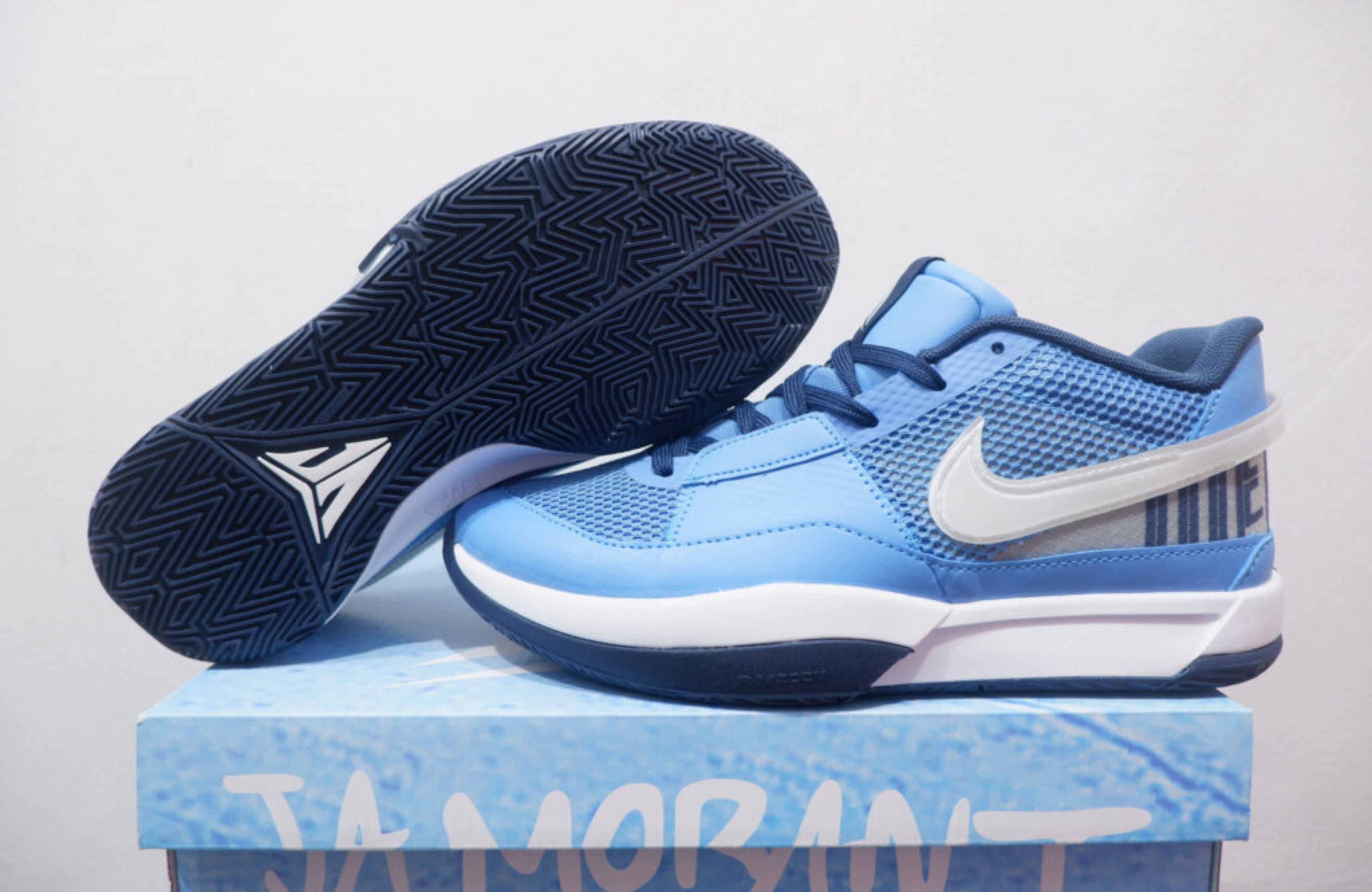 NIKE JA 1 LOW GAME ROYAL