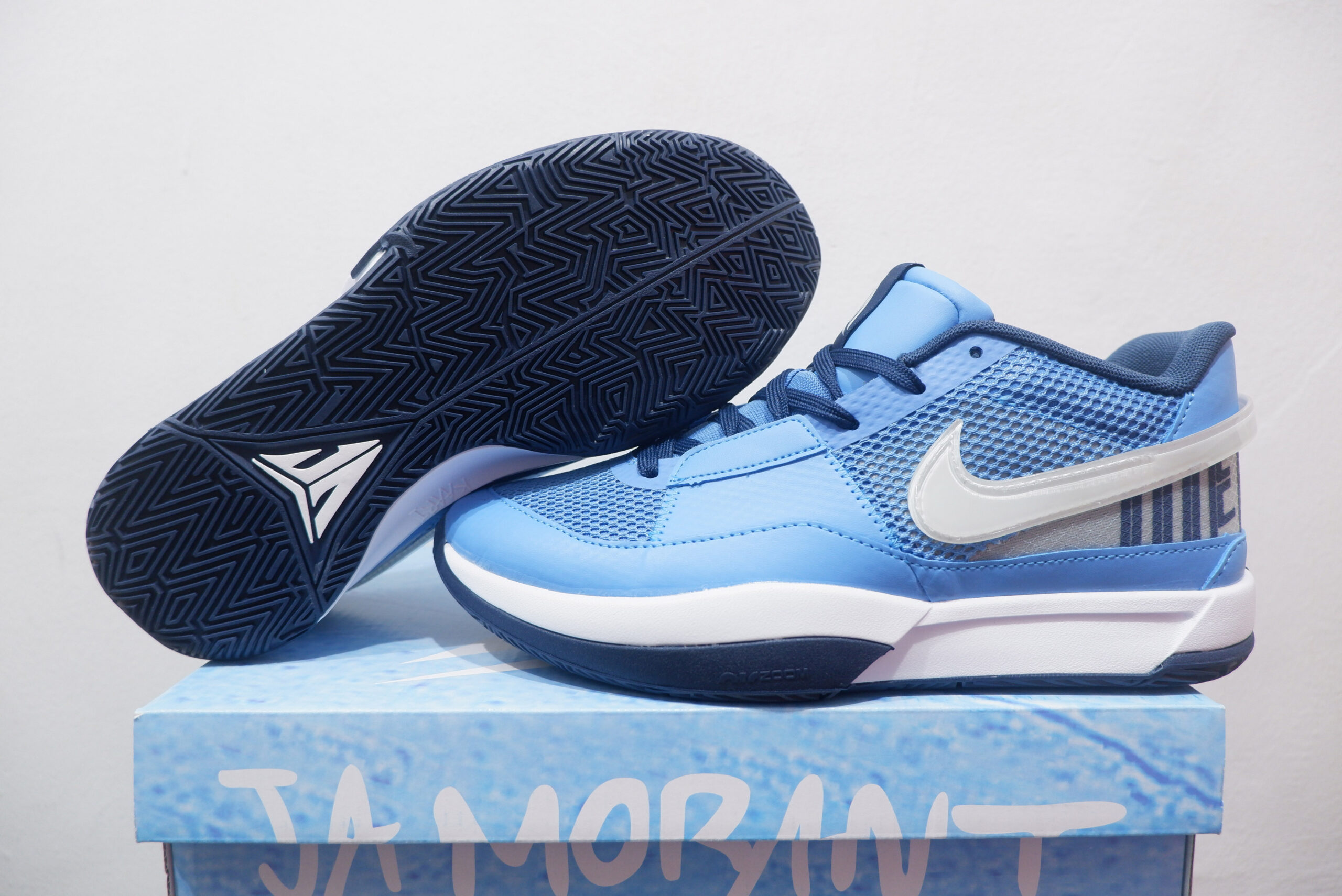 NIKE JA 1 LOW GAME ROYAL