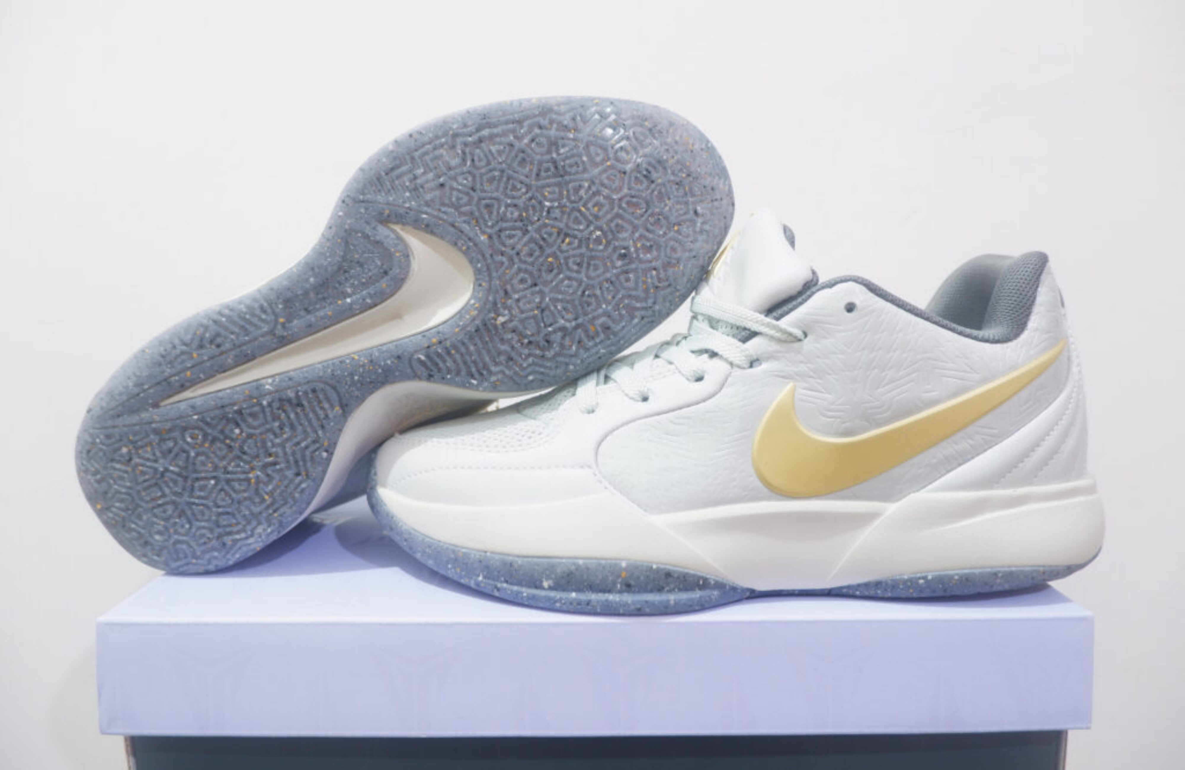 NIKE JA 2 LOW CHRISTMAS 2