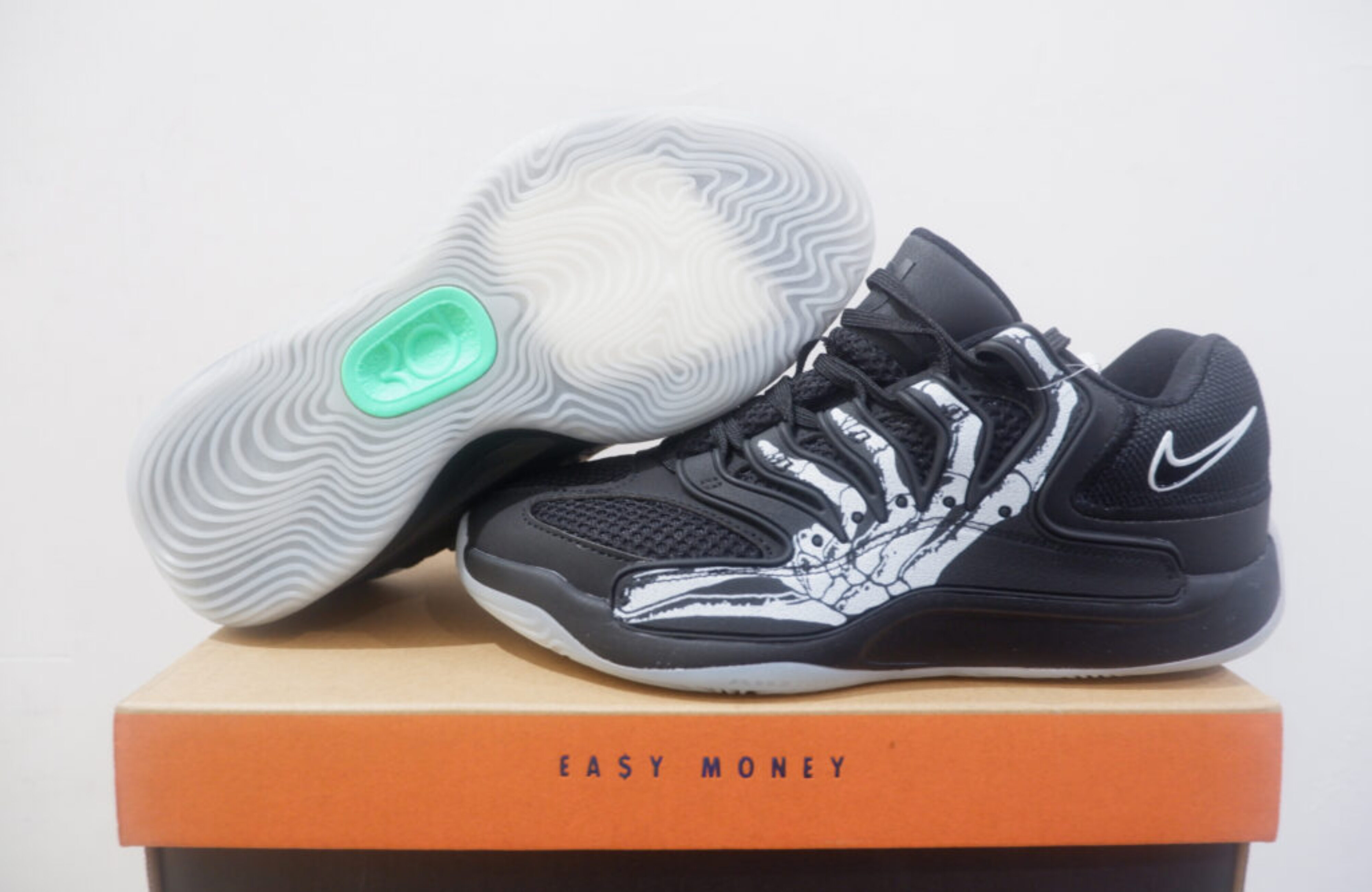 NIKE KD 18 LOW HALLOWEEN