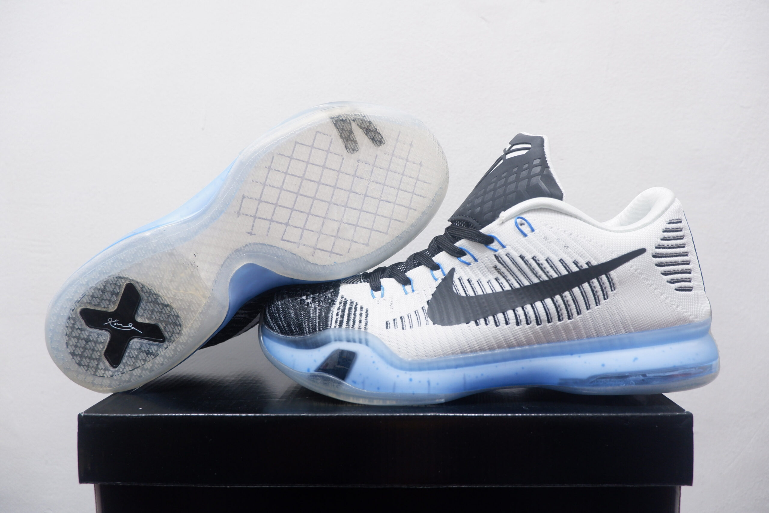 NIKE KOBE 10 ELITE FLYKNIT LOW SHARK JAW