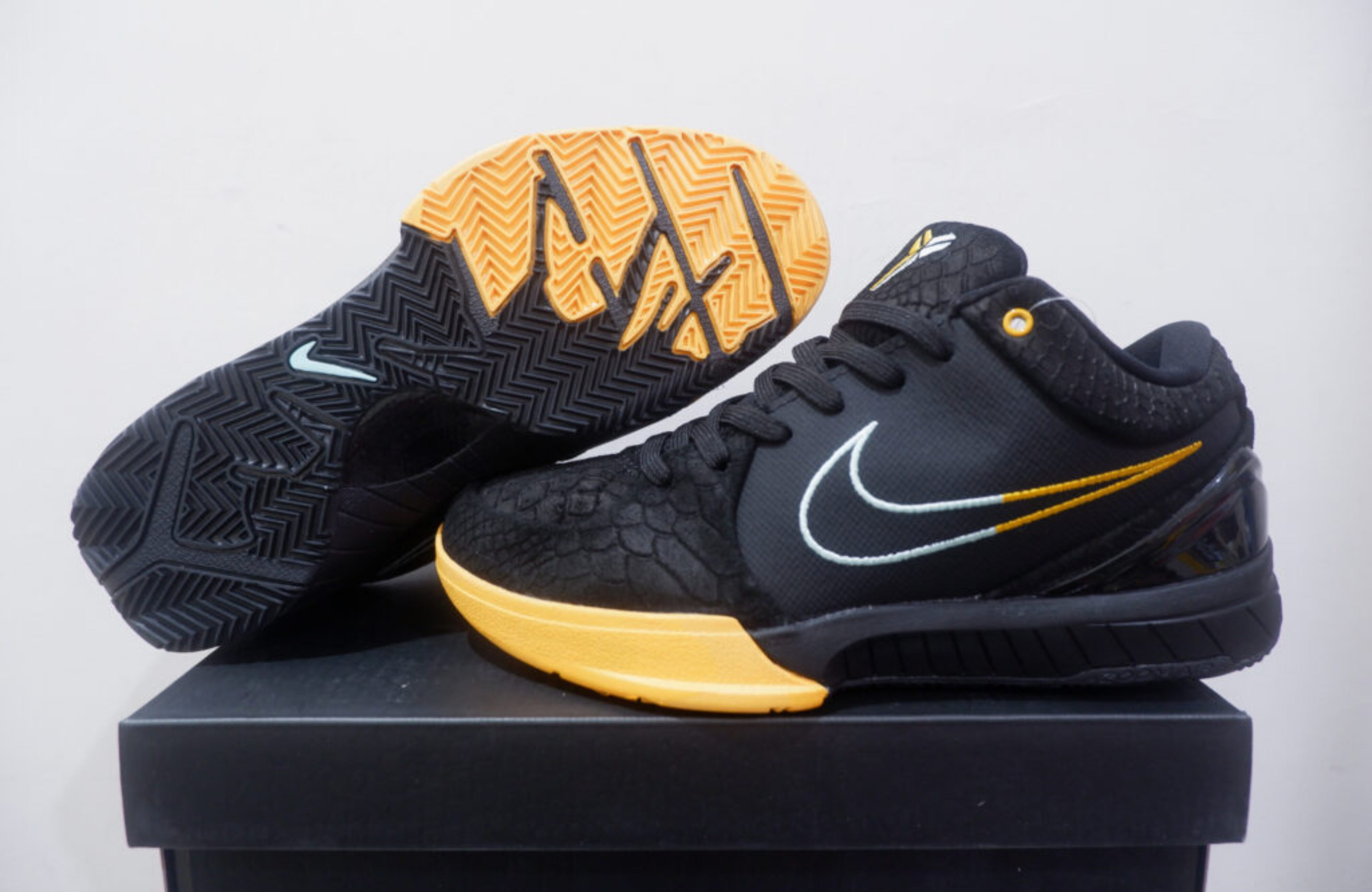 NIKE KOBE 4 PROTRO LOW BLACK MAMBA