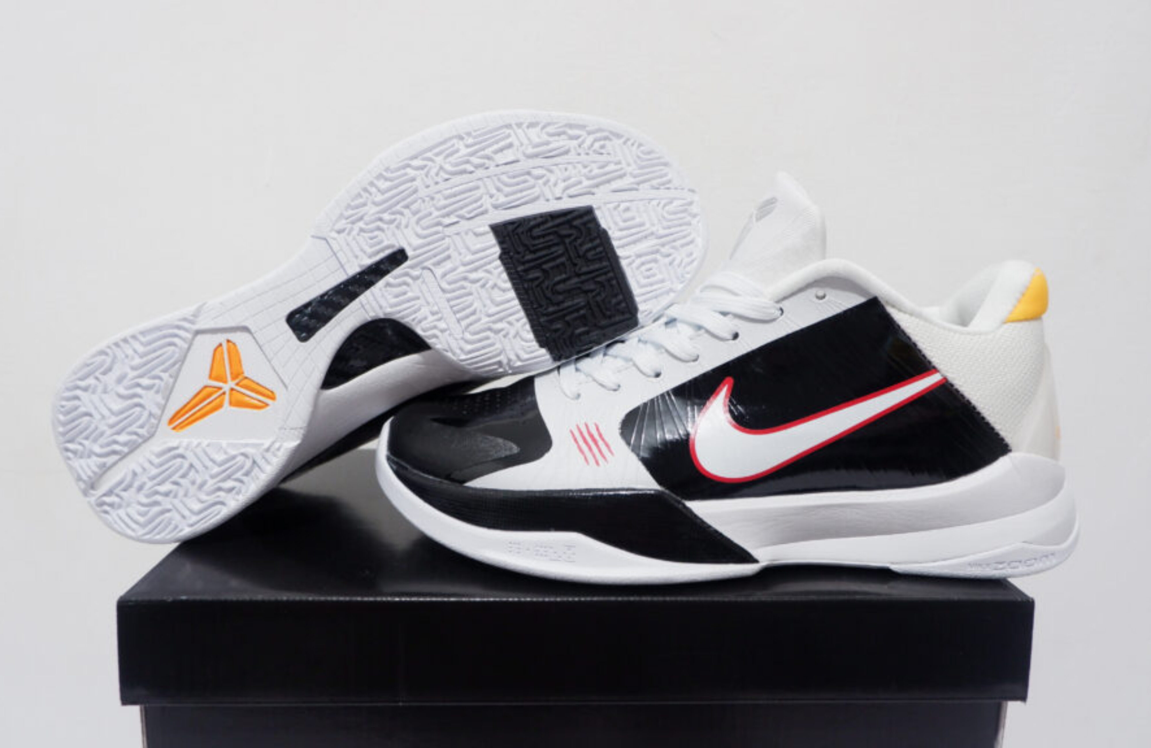 NIKE KOBE 5 PROTRO LOW BRUCE LEE ALTERNATE