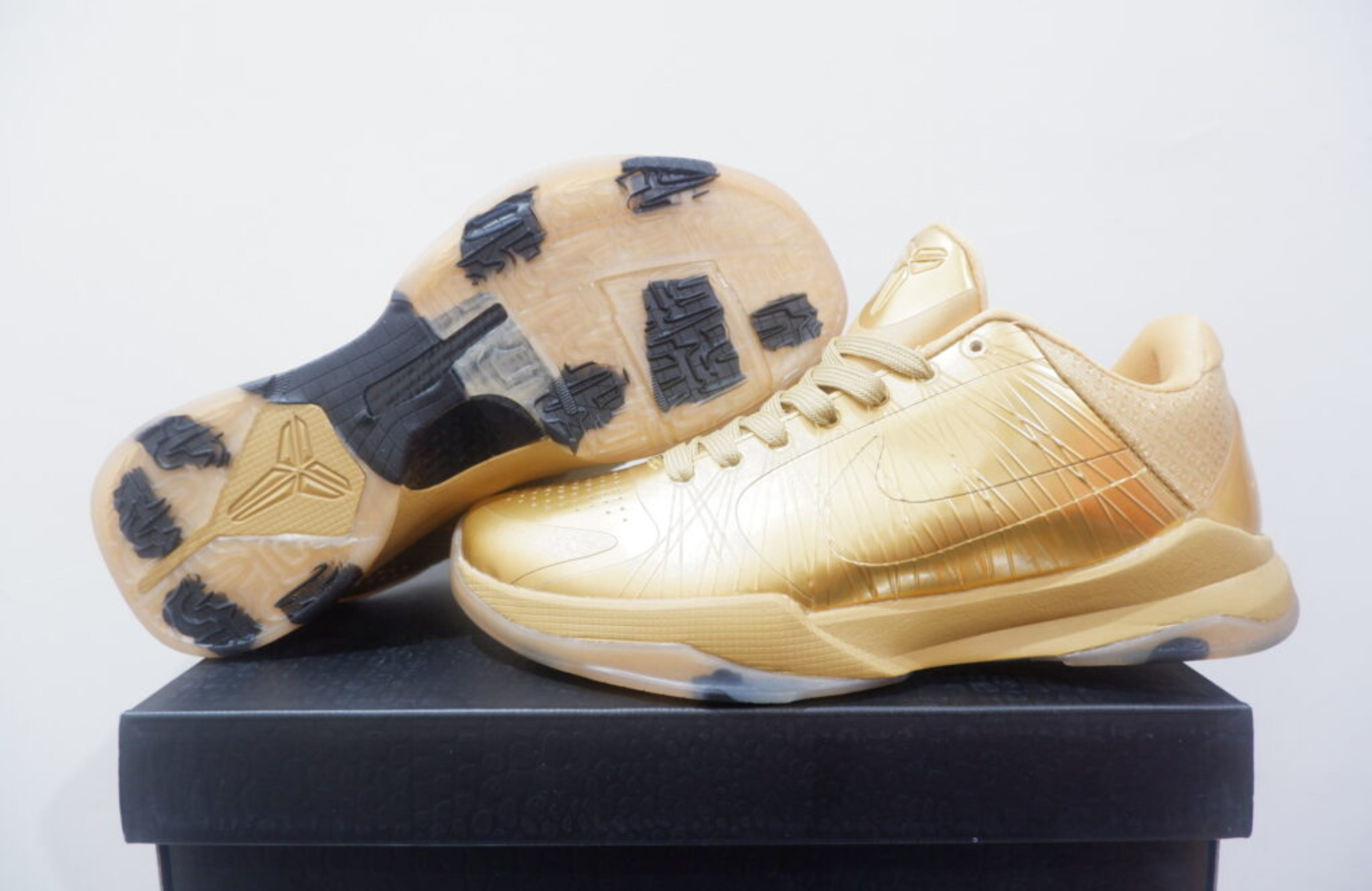 NIKE KOBE 5 PROTRO LOW LIQUID GOLD