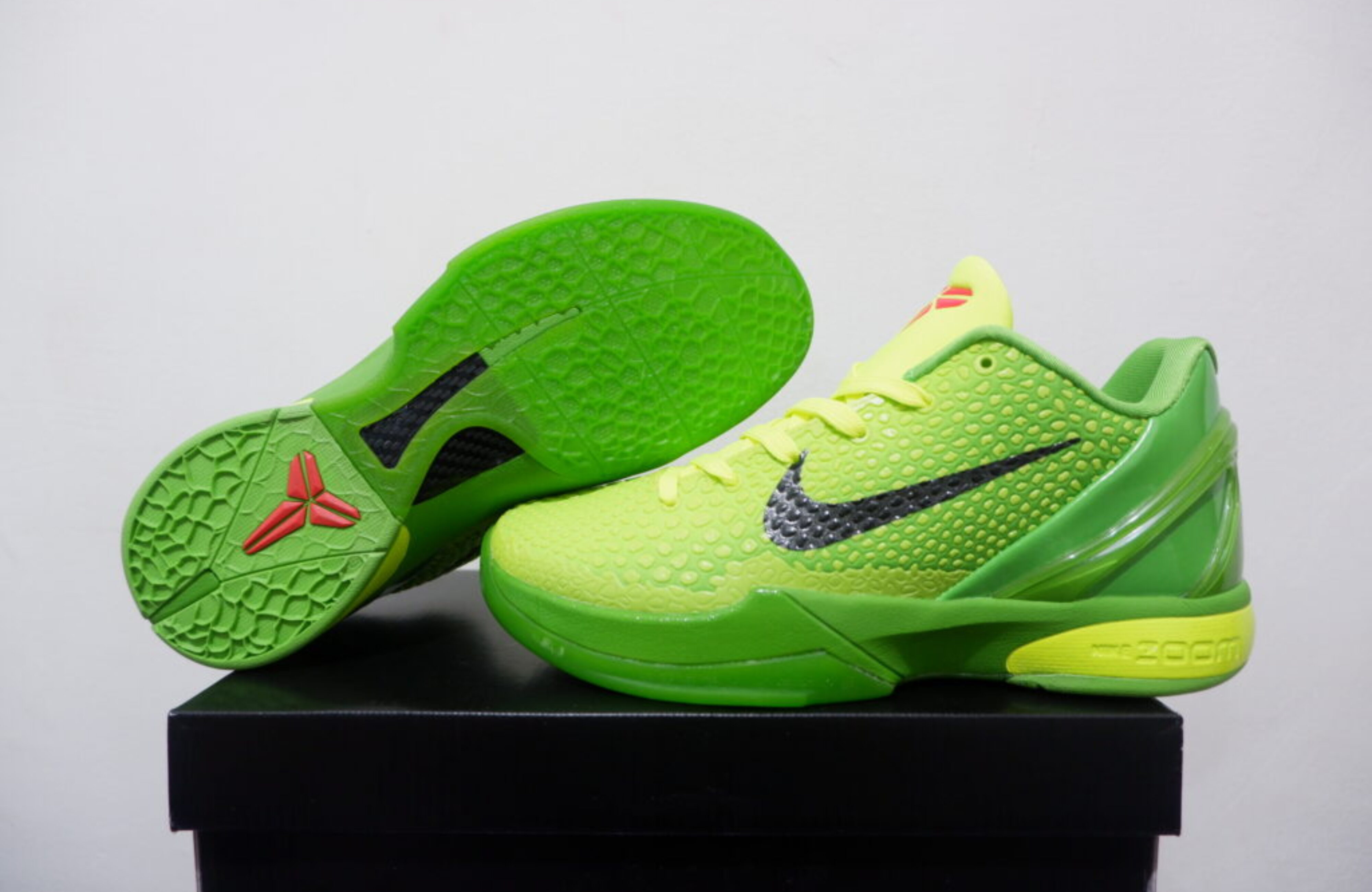 NIKE KOBE 6 PROTRO LOW GRINCH