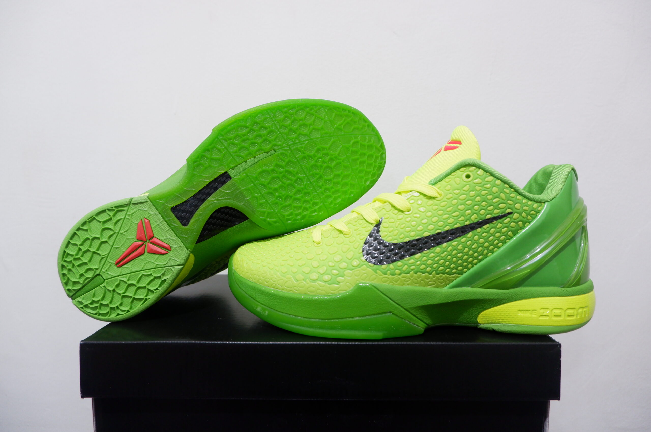 NIKE KOBE 6 PROTRO LOW GRINCH